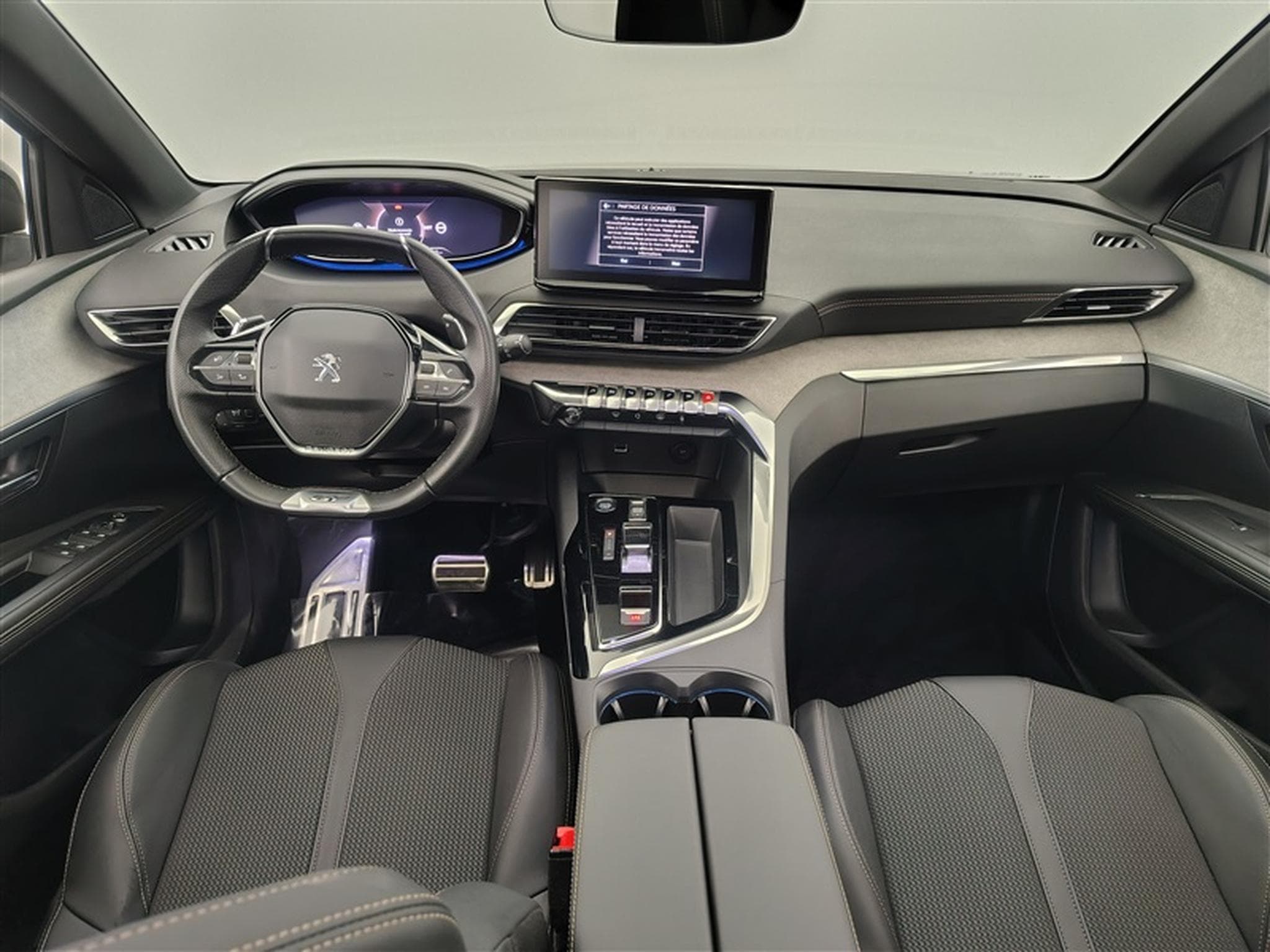 Peugeot 5008 1.2 PureTech 130cv EAT8 GT 7pl. NAVI / FULL LED / PANO / CAM (2023) - Photo 8