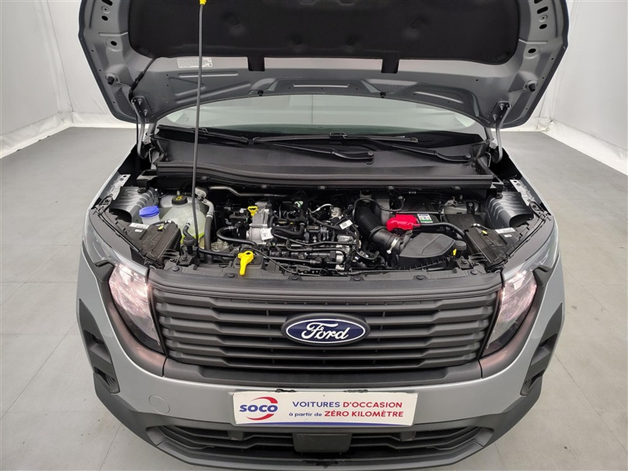 Ford Tourneo 1.0 EcoBoost 125cv Trend CARPLAY / PDC AR (2026) - Photo 18