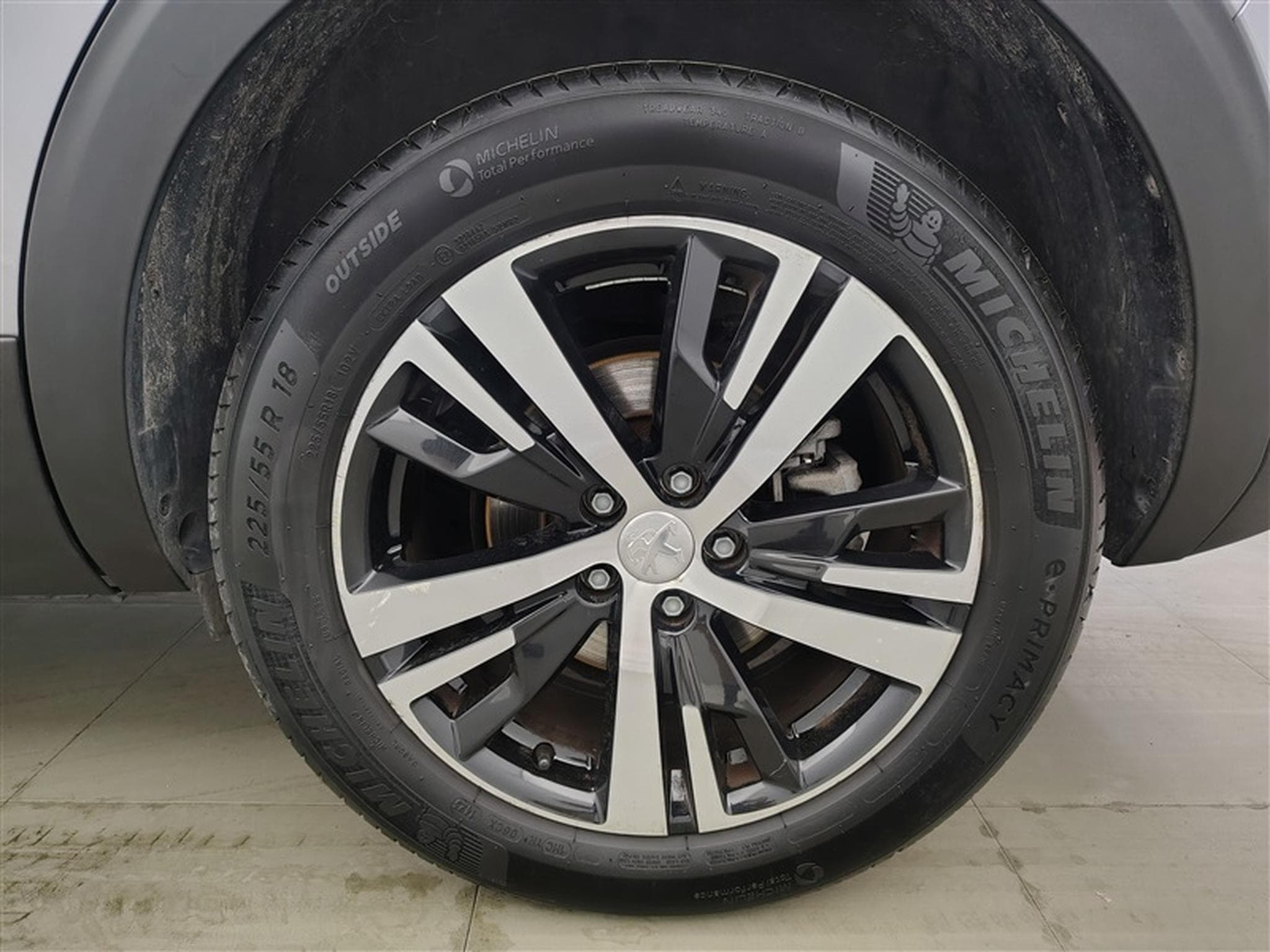 Peugeot 5008 1.2 PureTech 130cv EAT8 GT 7pl. NAVI / FULL LED / PANO / CAM (2023) - Photo 6