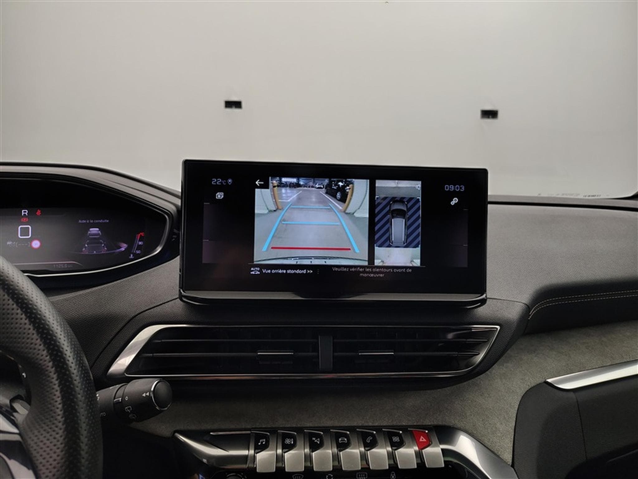Peugeot 5008 1.2 PureTech 130cv EAT8 GT 7pl. NAVI / FULL LED / PANO / CAM (2023) - Photo 16