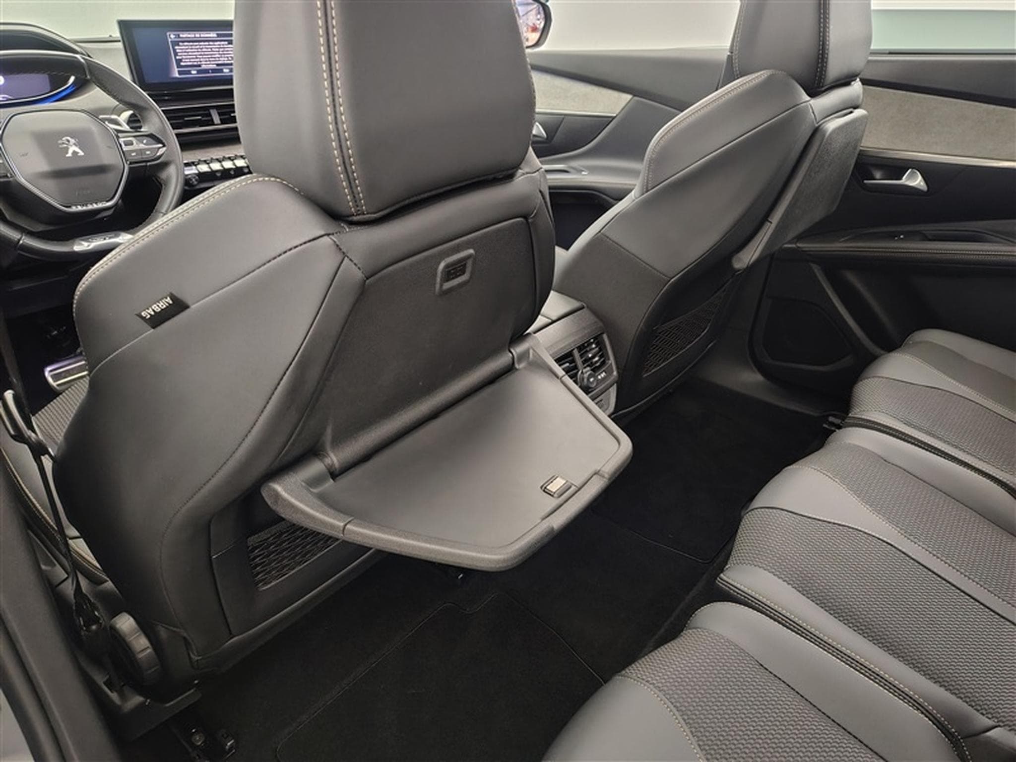 Peugeot 5008 1.2 PureTech 130cv EAT8 GT 7pl. NAVI / FULL LED / PANO / CAM (2023) - Photo 19