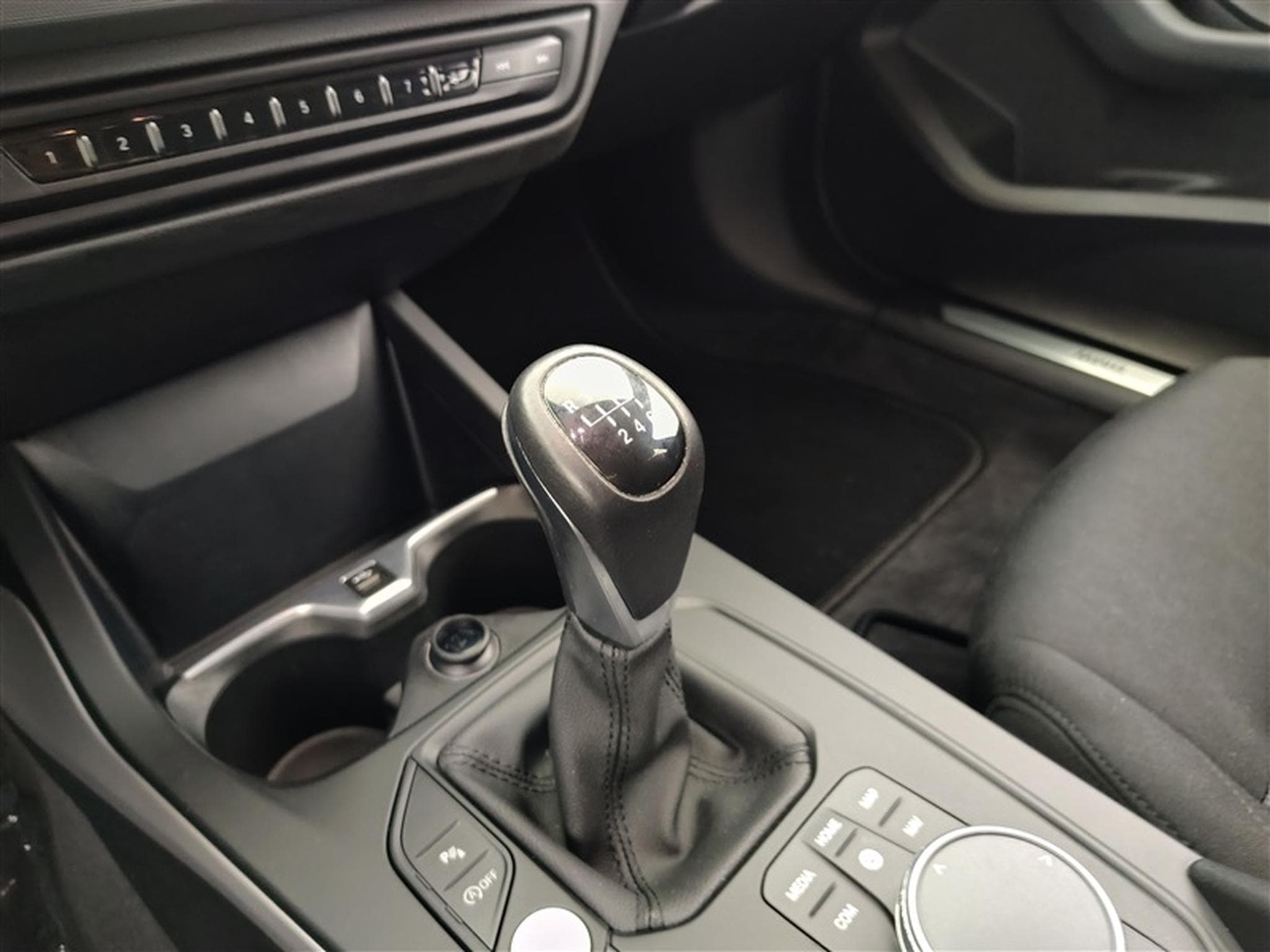 BMW 116 116 d Business NAVI/FULL LED/JA/PDC (2022) - Photo 12