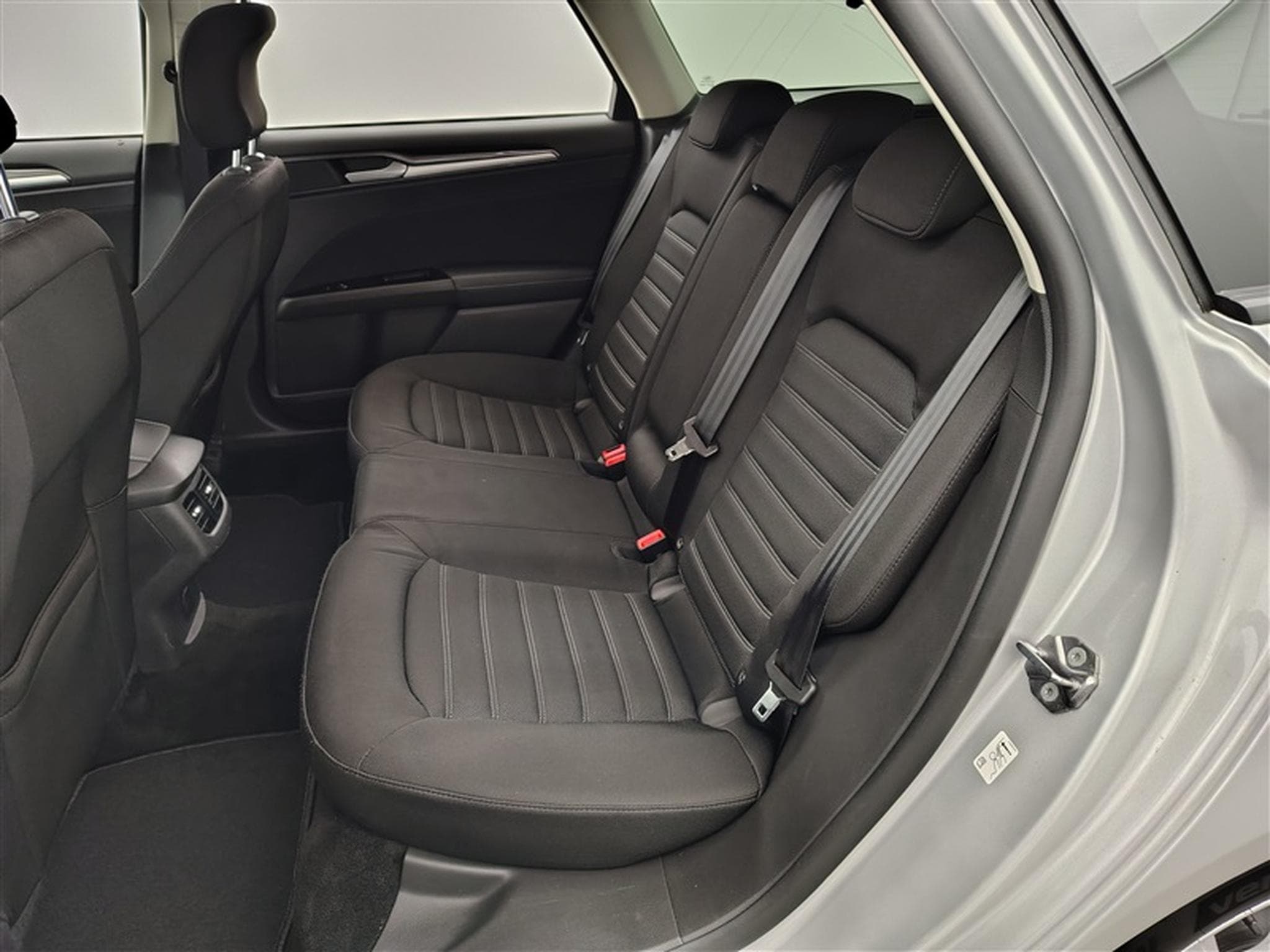Ford Mondeo 2.0 Ecoblue Business Class NAVI / CLIM / PDC AV-AR (2022) - Photo 13