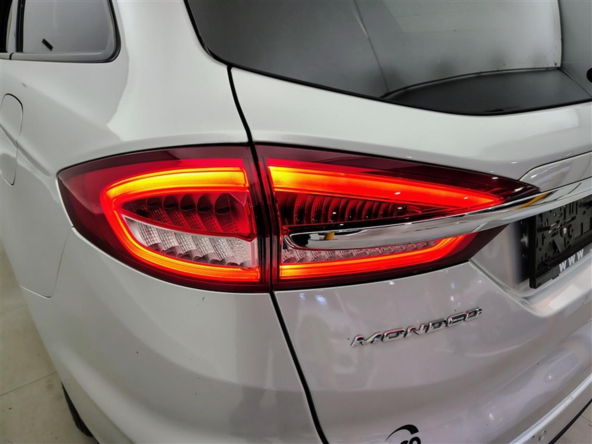 Ford Mondeo 2.0 Ecoblue Business Class NAVI / CLIM / PDC AV-AR (2022) - Photo 16