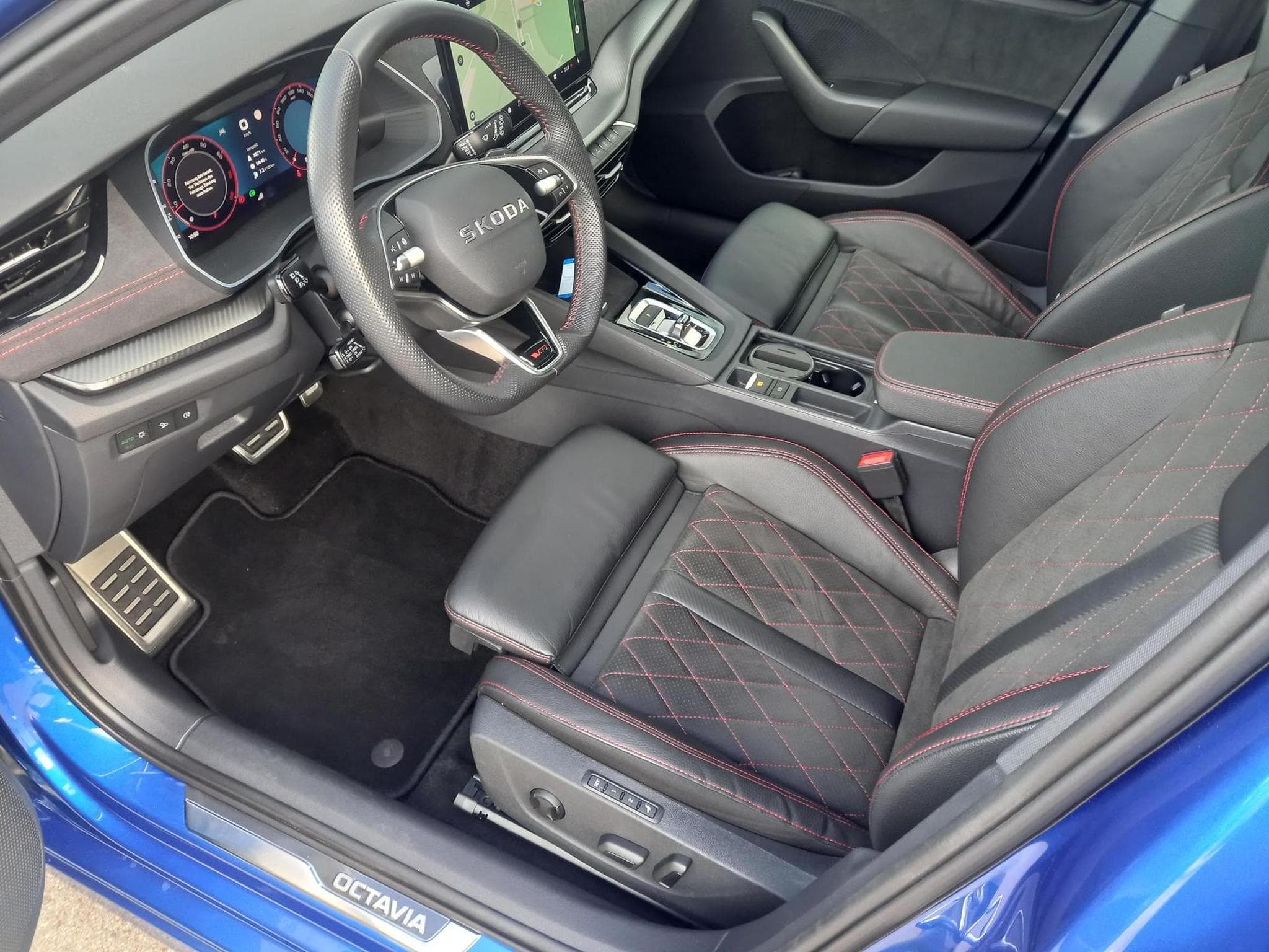 Skoda Octavia RS 2.0 TSI (2025) - Foto 2