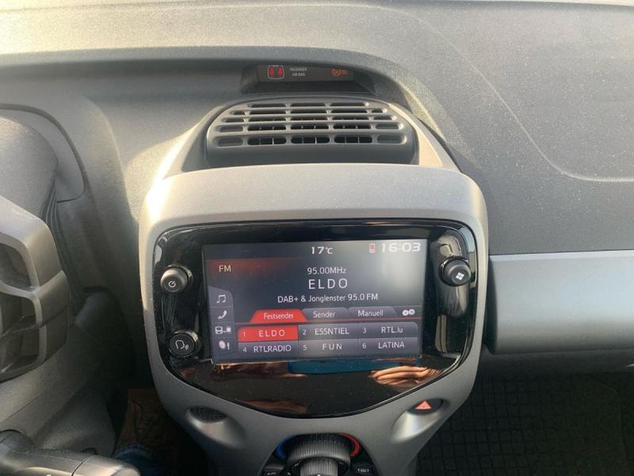 Toyota Aygo II X (2021) - Photo 17