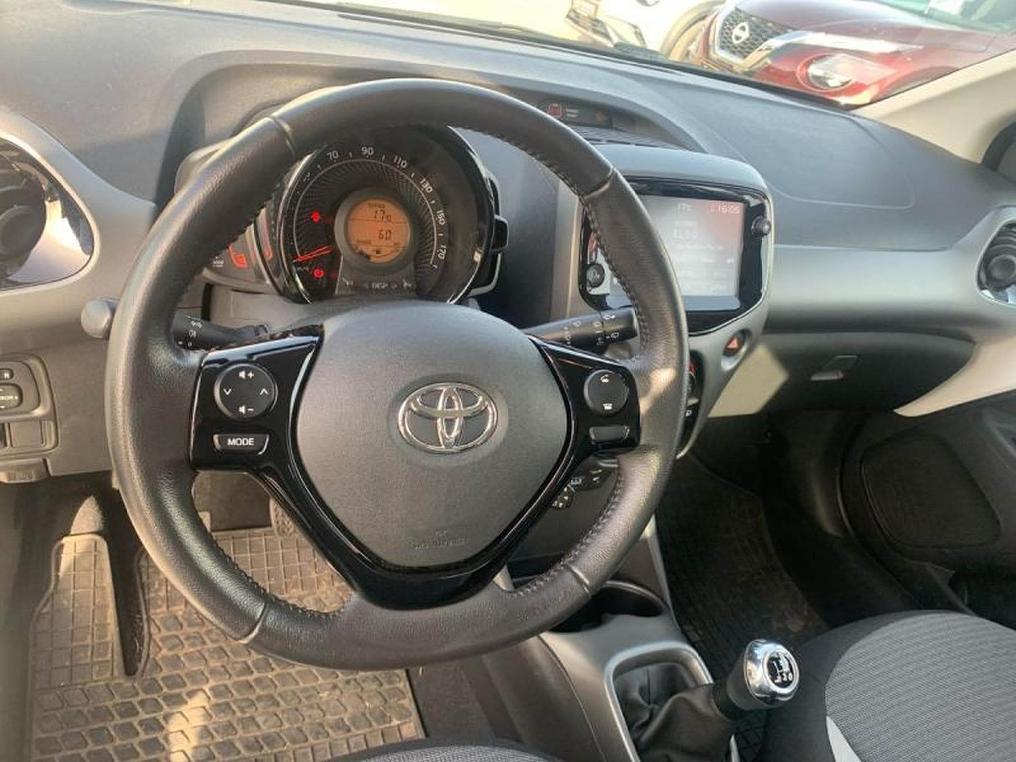 Toyota Aygo II X (2021) - Photo 21