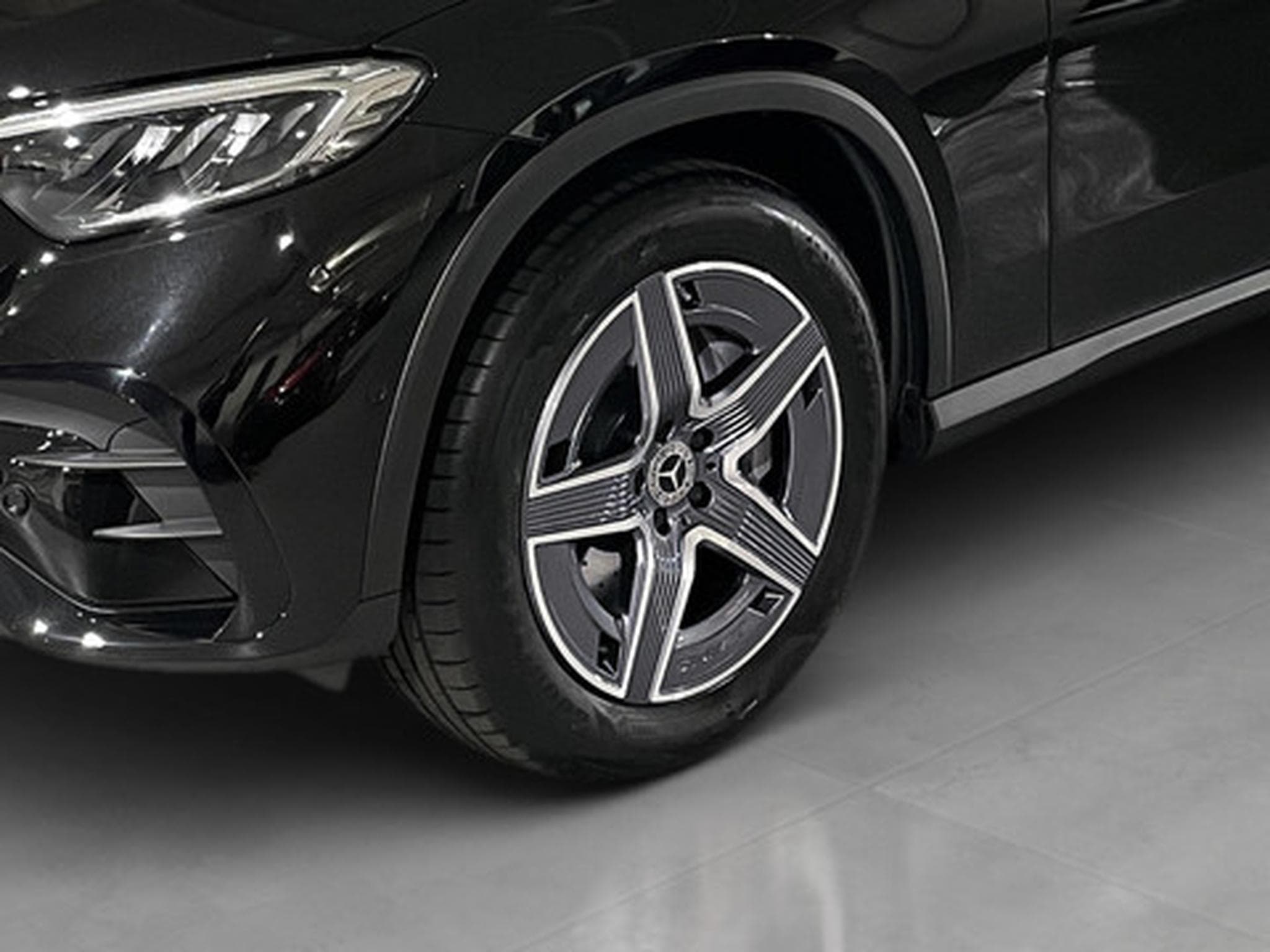 Mercedes GLC 300 2.0 d 4MATIC AMG Line (2025) - Foto 20