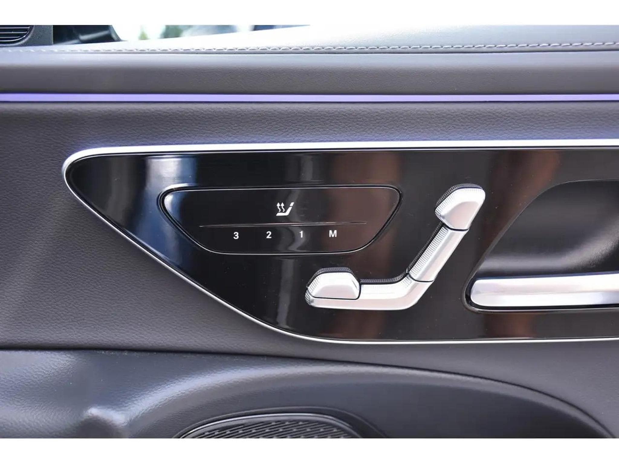 Mercedes 300 (2026) - Photo 24