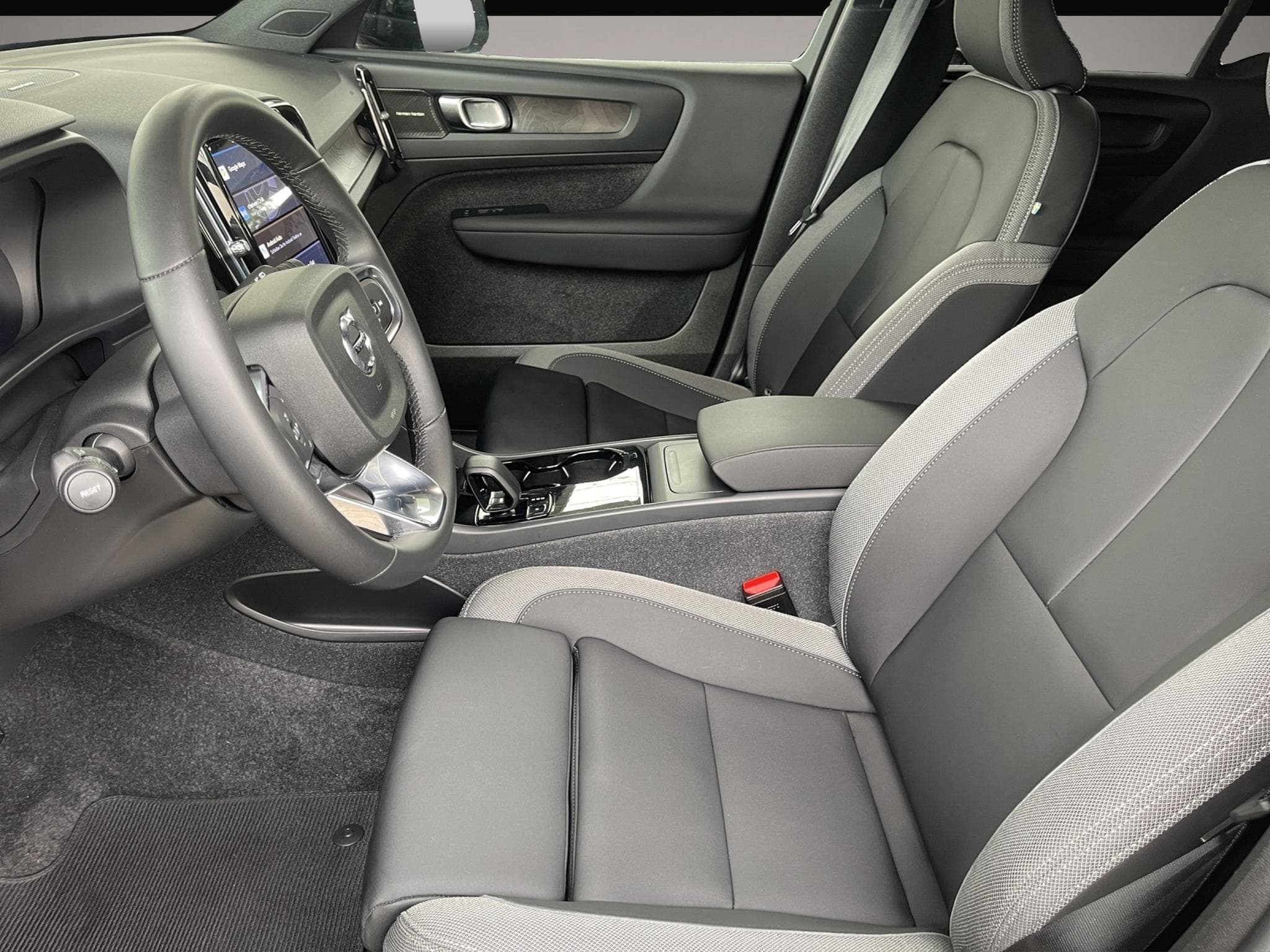 Volvo XC40 (2023) - Photo 7