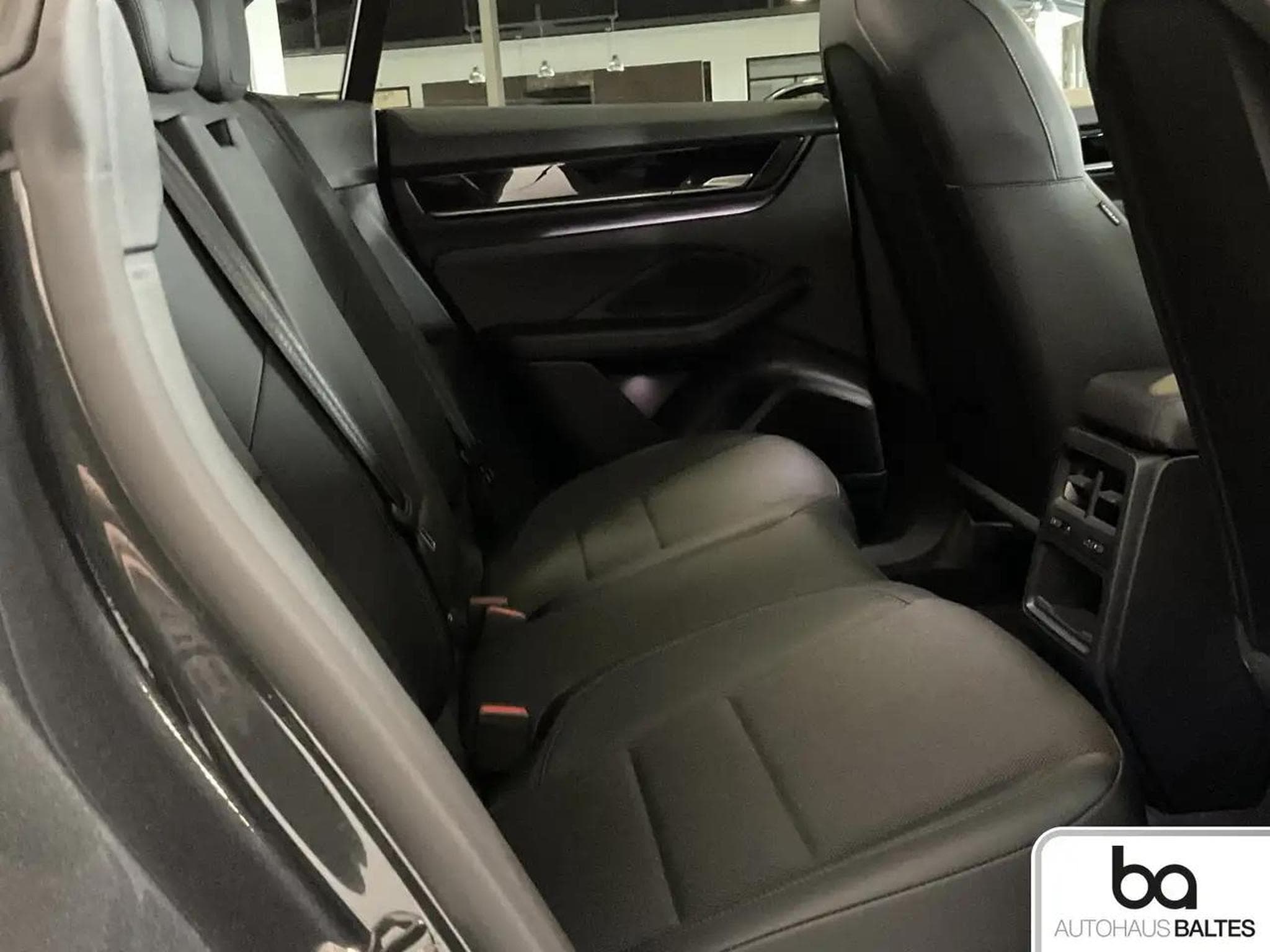 Porsche Macan (2026) - Photo 8