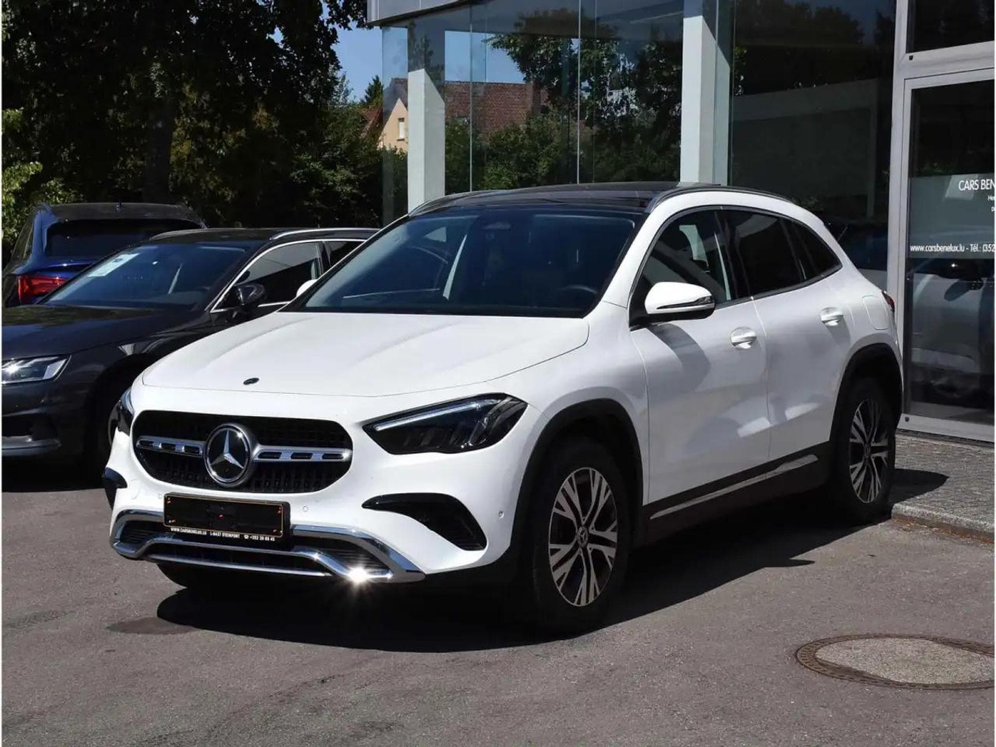 Mercedes GLA 200 (2024) - Photo 2