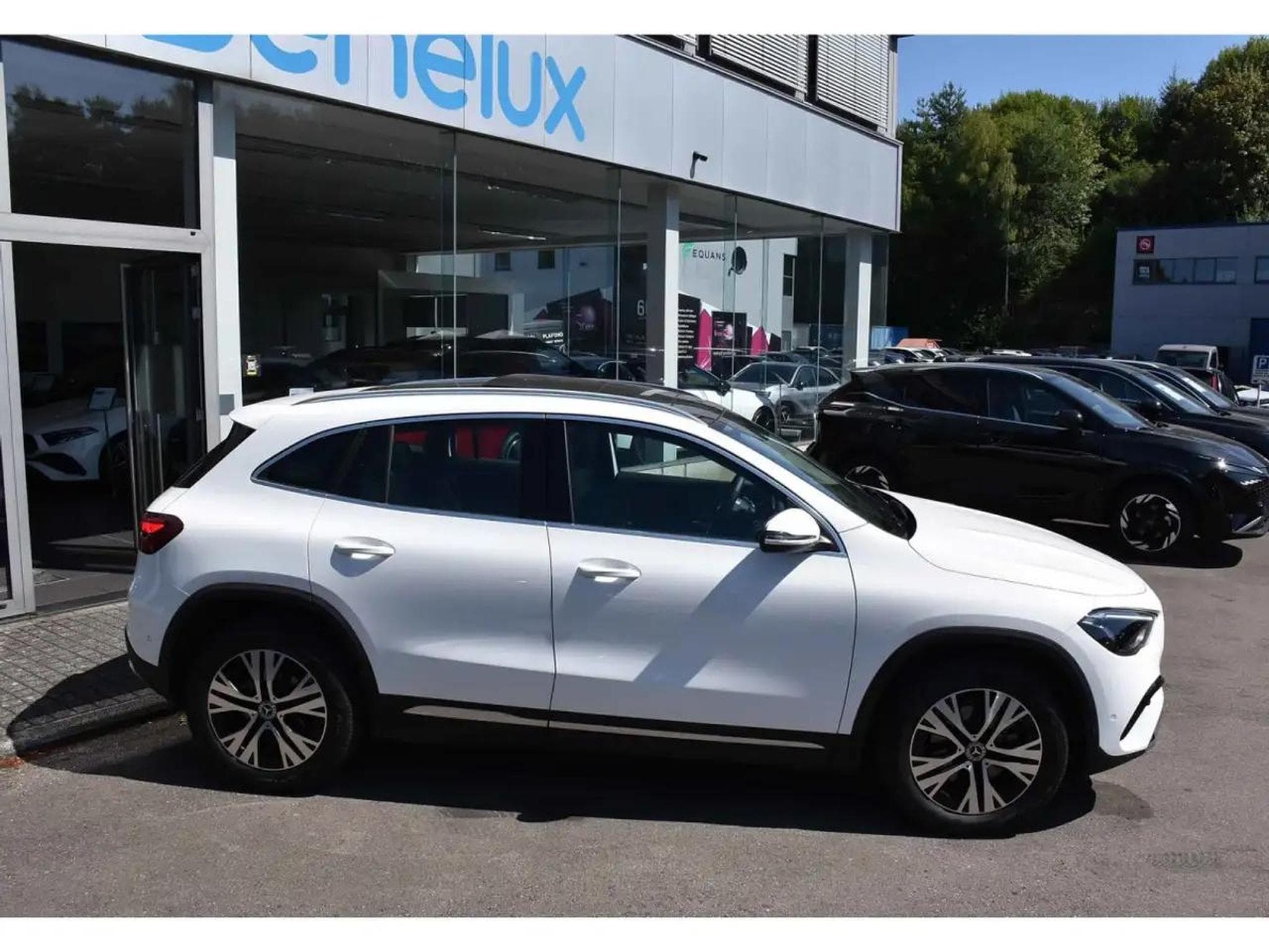 Mercedes GLA 200 (2024) - Photo 3