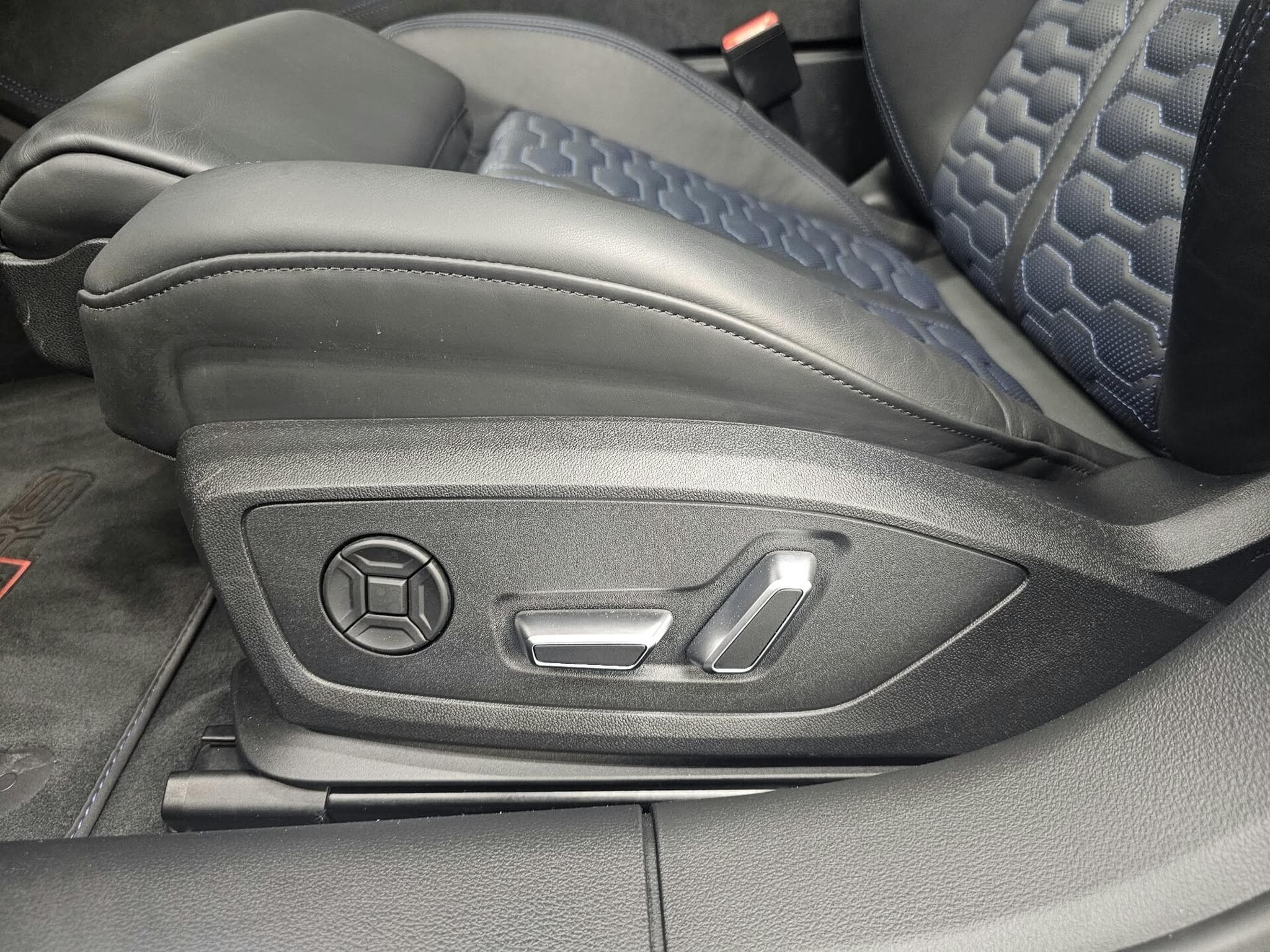 Audi RS6 4.0 V8 630cv PERFORMANCE PANO/360°/NAVI (2024) - Foto 13