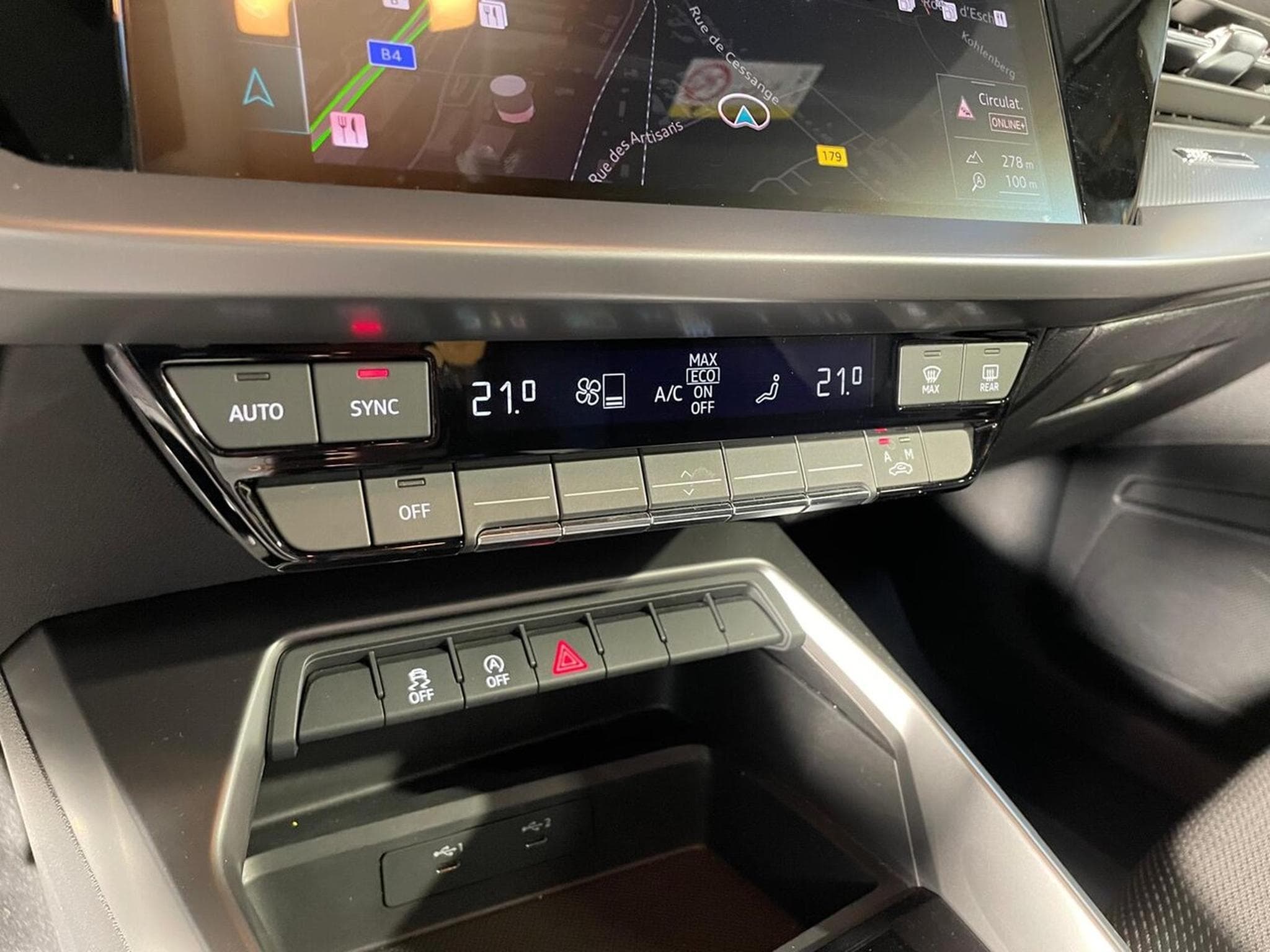Audi A3 SPORTBACK 35 TFSI 150 S-TRONIC S-LINE CARPLAY (2023) - Photo 4