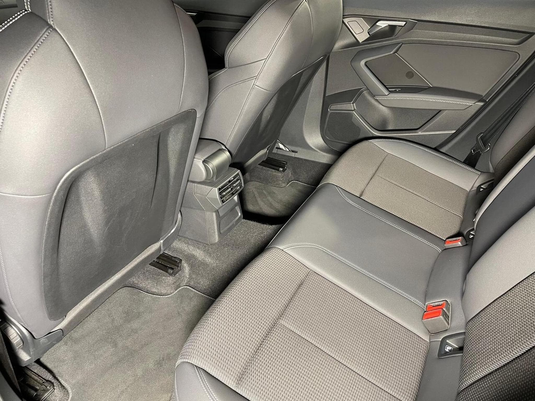 Audi A3 SPORTBACK 35 TFSI 150 S-TRONIC S-LINE CARPLAY (2023) - Photo 9