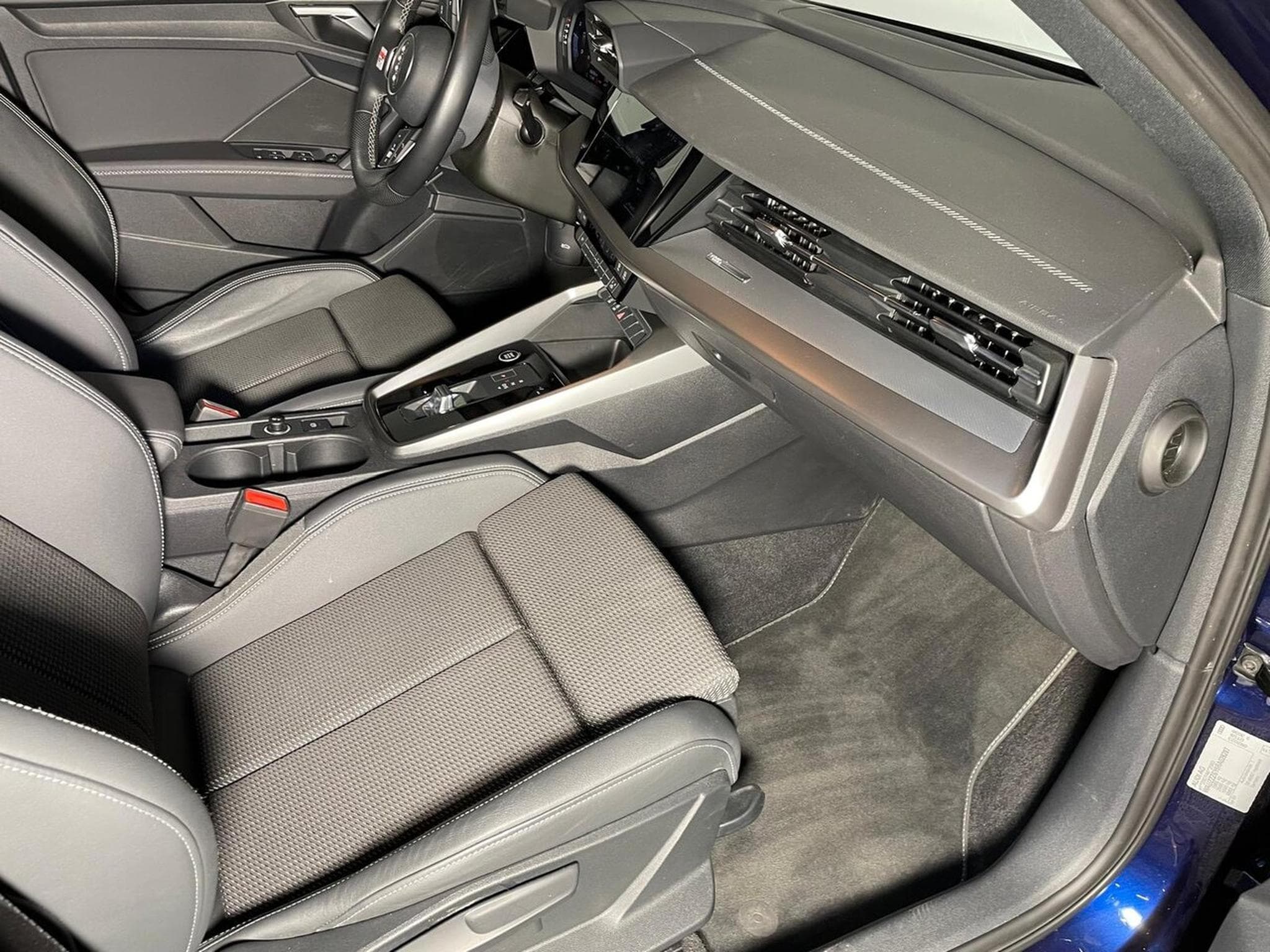 Audi A3 SPORTBACK 35 TFSI 150 S-TRONIC S-LINE CARPLAY (2023) - Photo 8