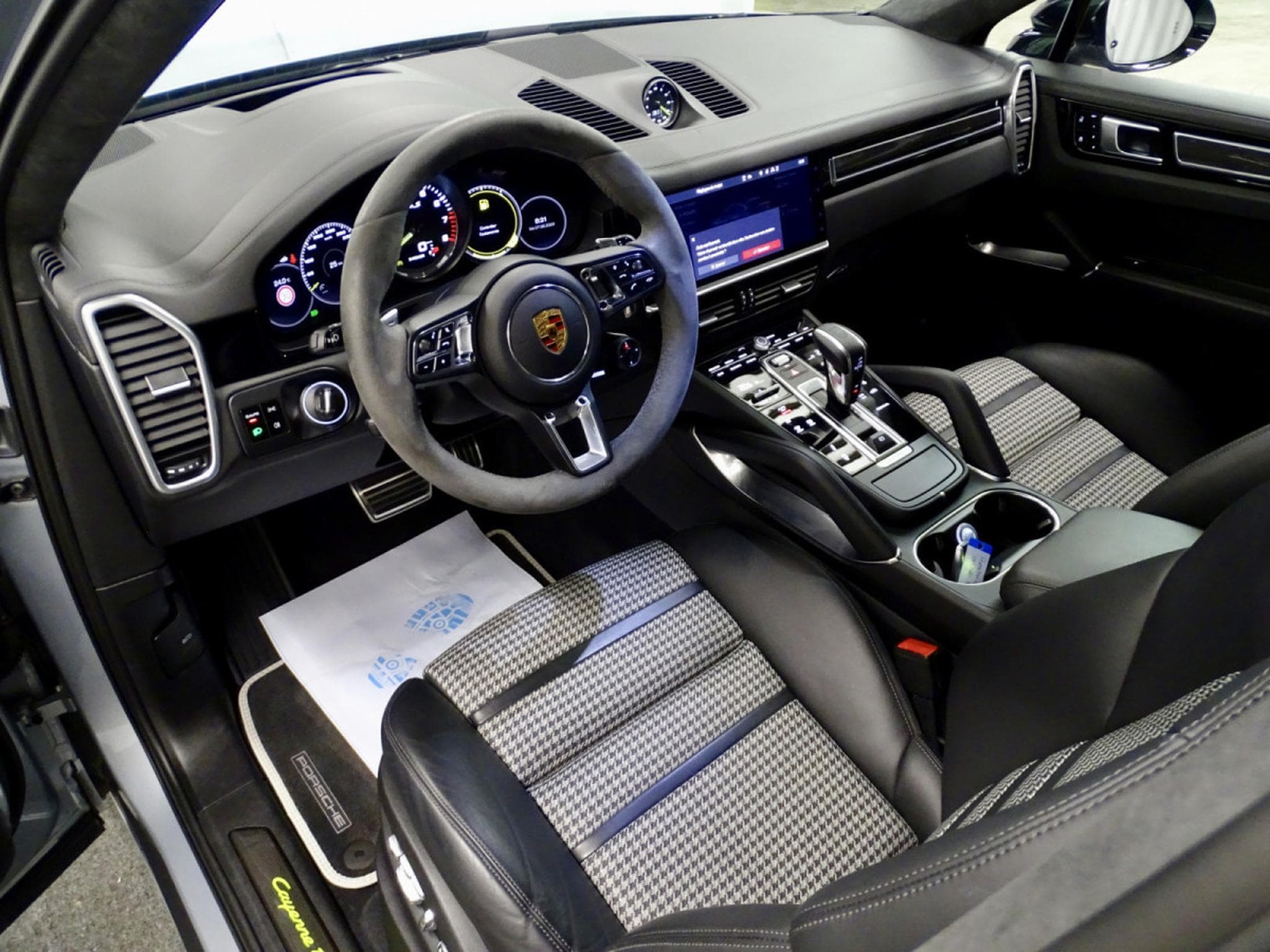Porsche Cayenne COUPE TURBO S E-HYBRID KERAMIK SPORT PAKET PACK CHRONO (2020) - Photo 5