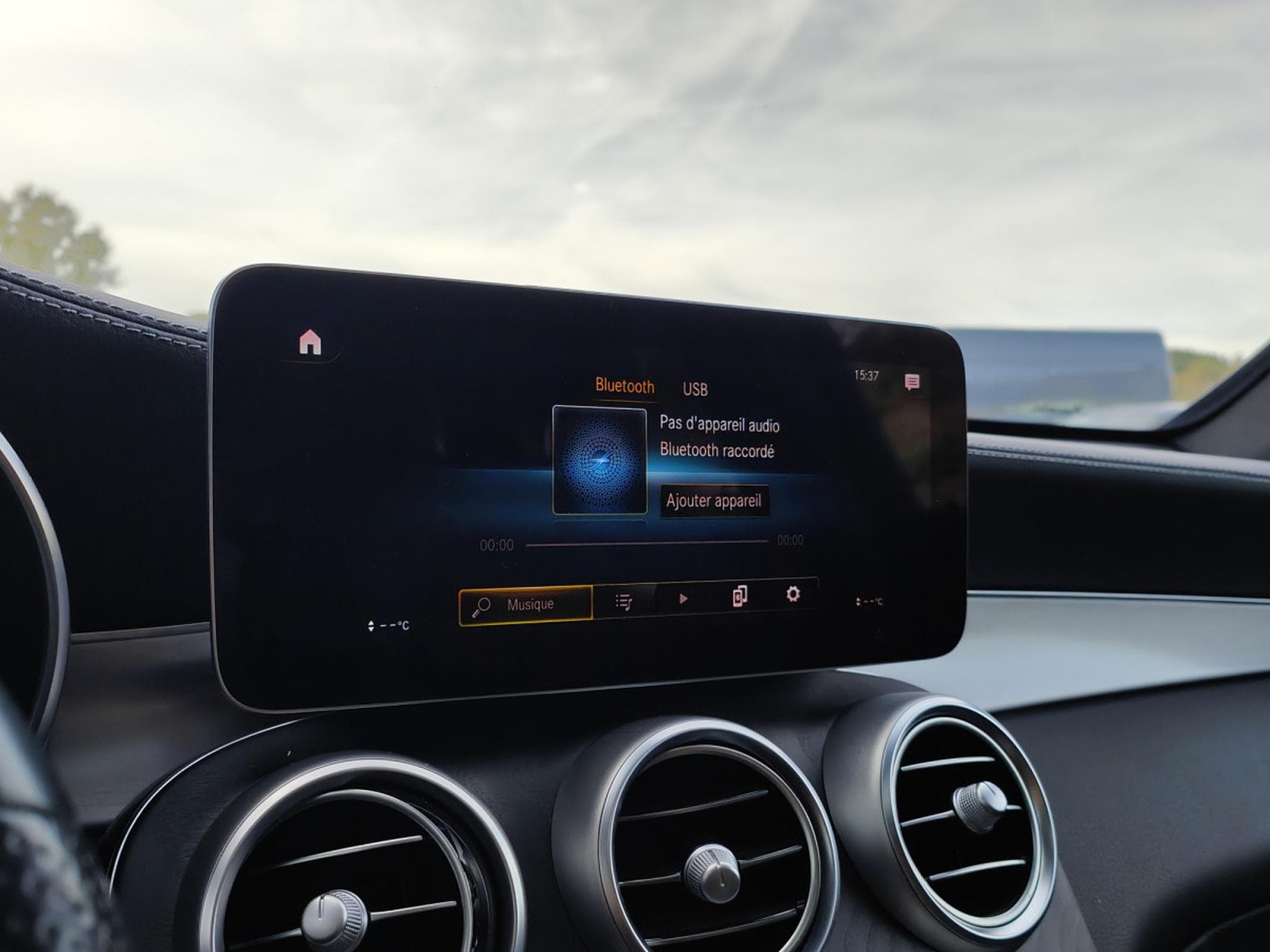 Mercedes GLC 200 PACK AMG 4 MATIC BLUETOOTH SIEGE CHAUFFANT GPS CARPLAY (2022) - Photo 17