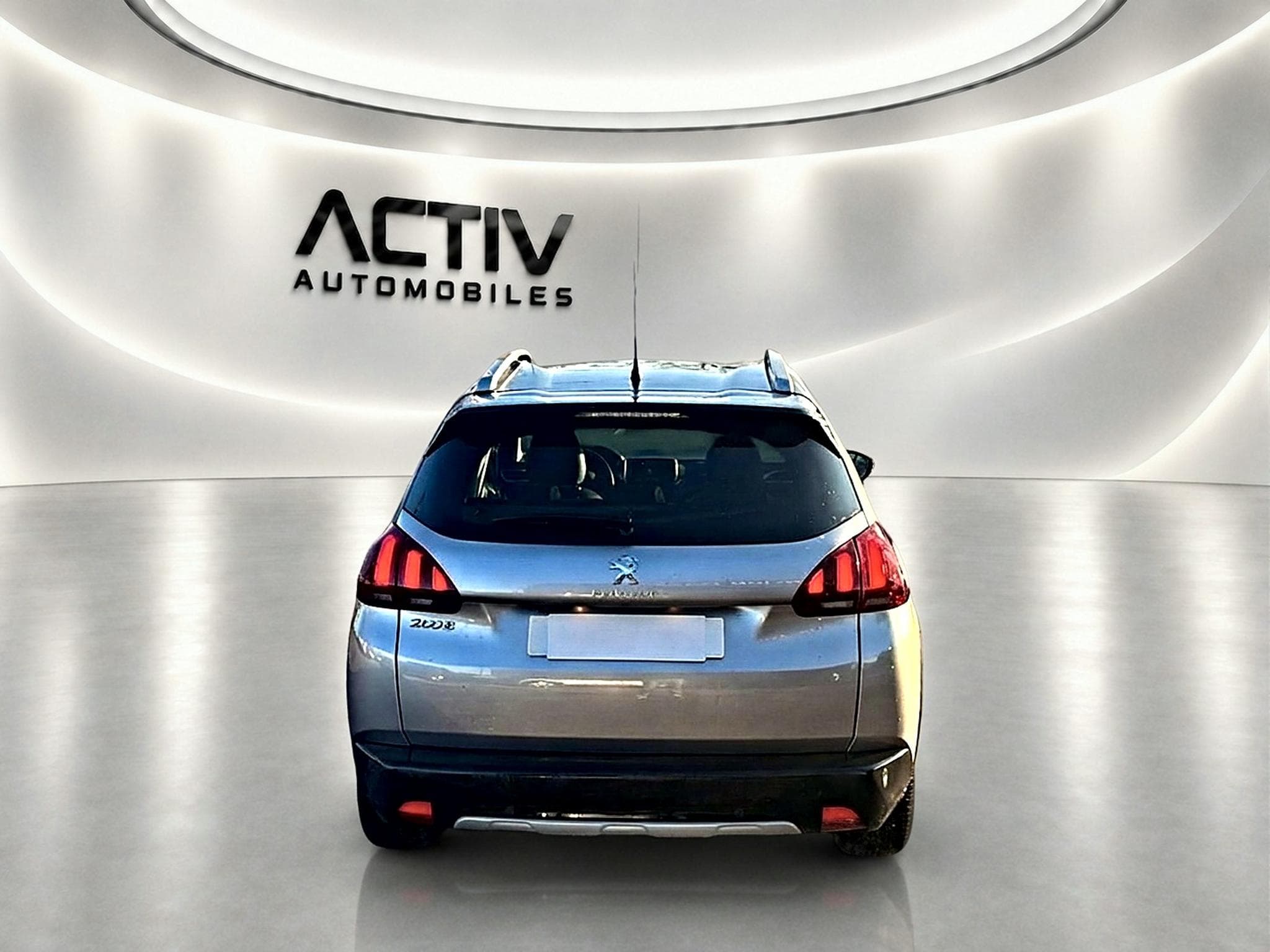 Peugeot 2008 1.2 PURETECH 110 CROSSWAY (2019) - Photo 6