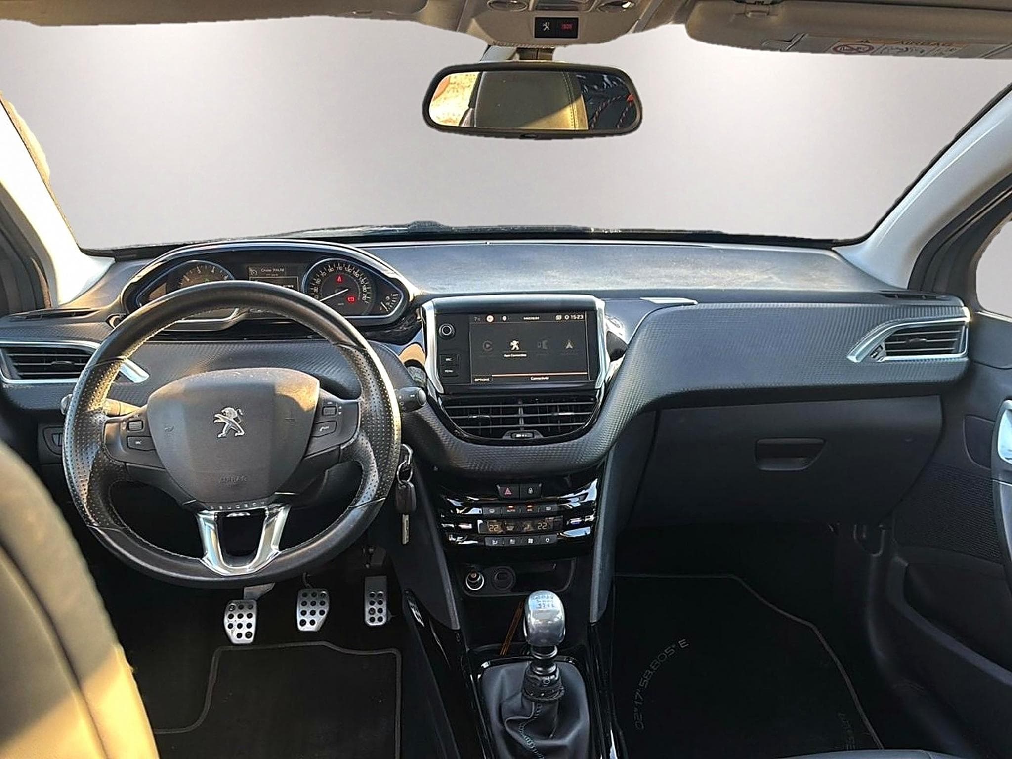 Peugeot 2008 1.2 PURETECH 110 CROSSWAY (2019) - Photo 10