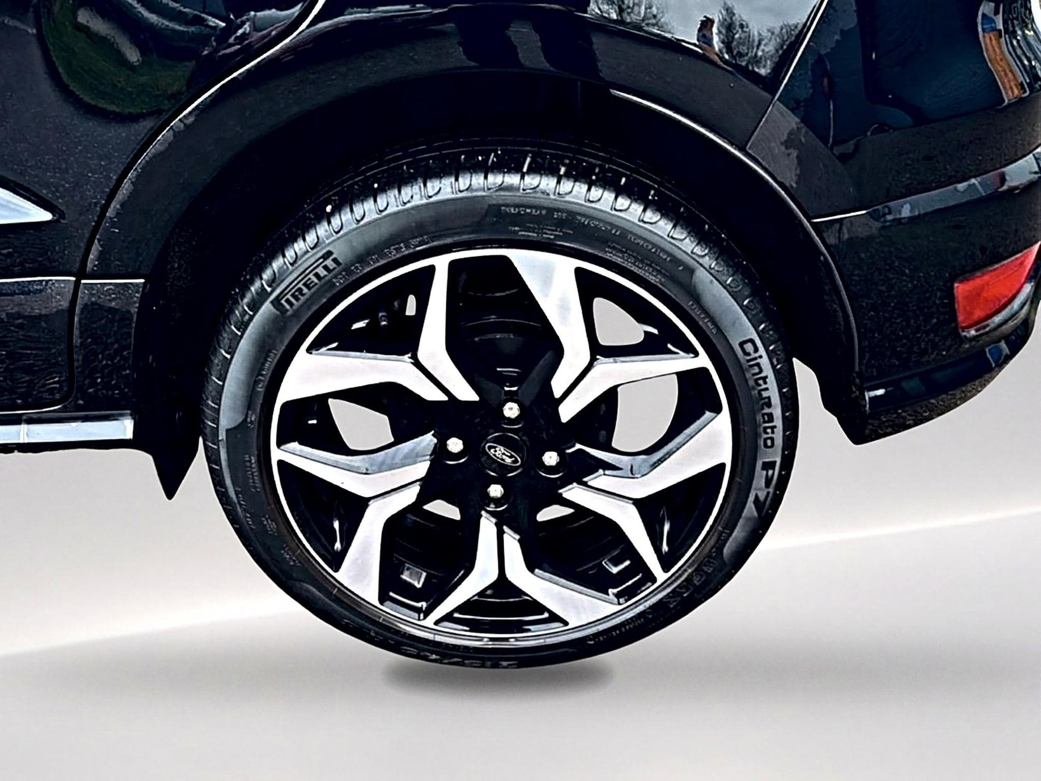 Ford ECOSPORT 1.0 ECOBOOST 125 ST-LINE (2019) - Photo 9