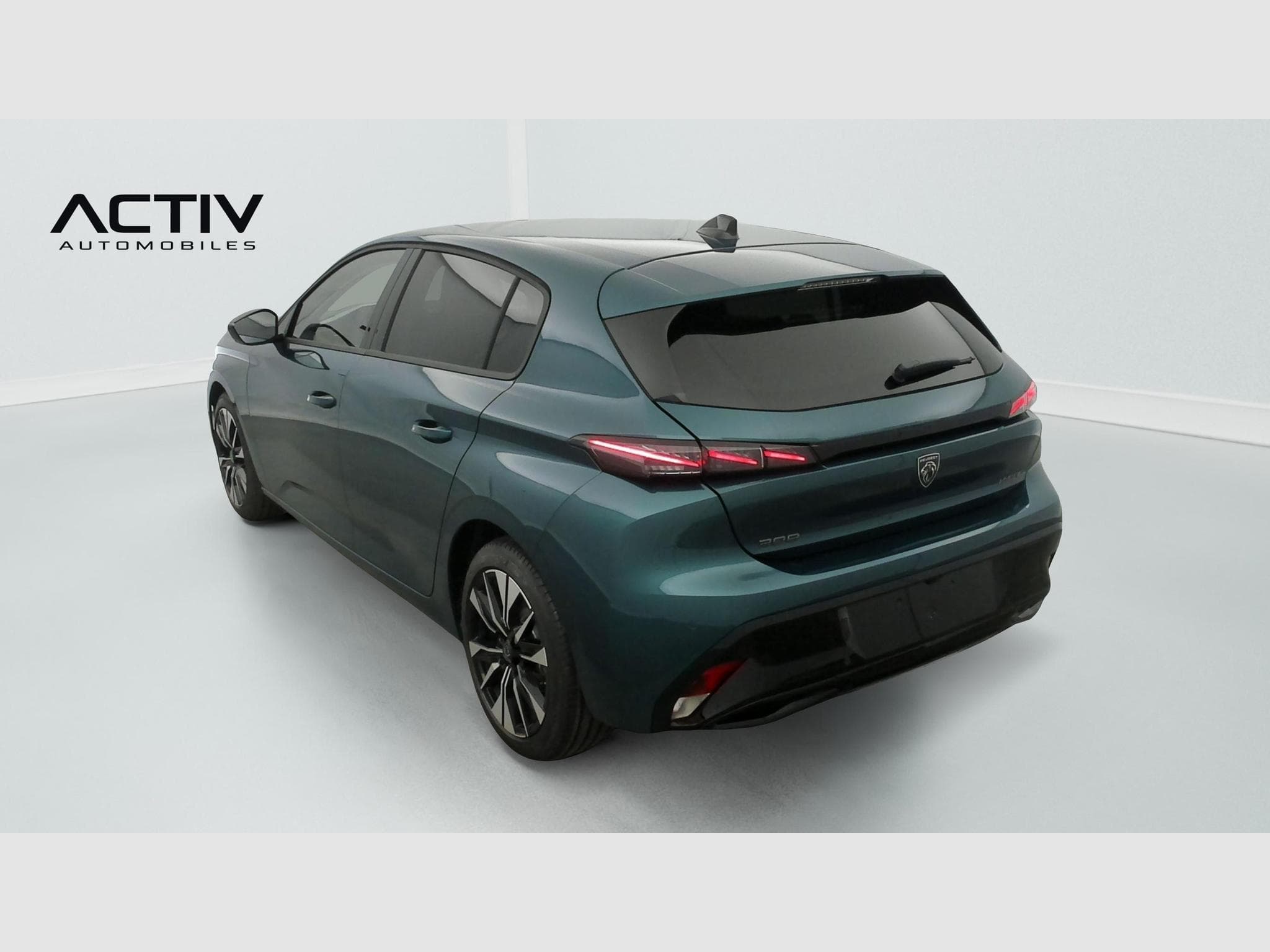 Peugeot 308 Hybrid 145 e-DCS6 Allure (2025) - Photo 5