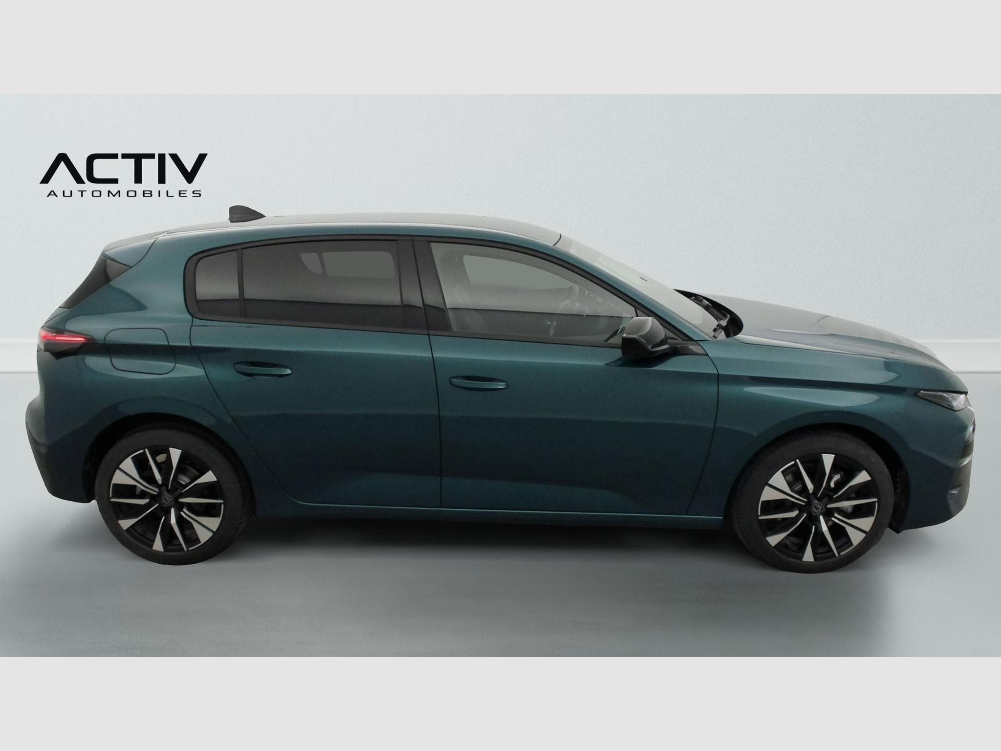 Peugeot 308 Hybrid 145 e-DCS6 Allure (2025) - Photo 8