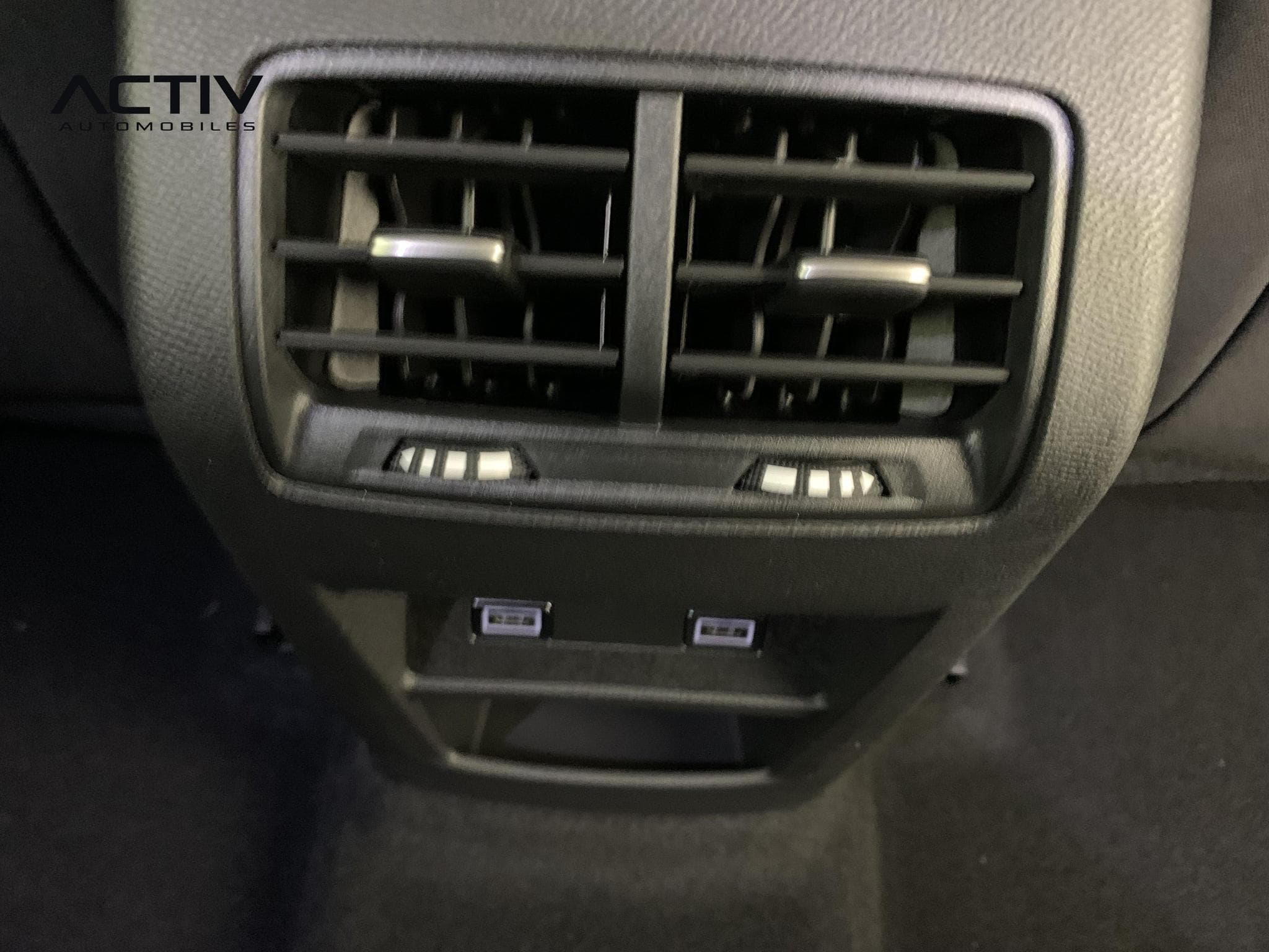 Peugeot 308 Hybrid 145 e-DCS6 Allure (2025) - Photo 16