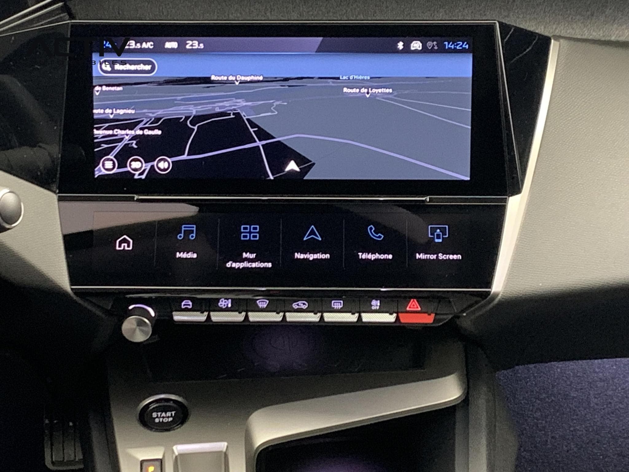 Peugeot 308 Hybrid 145 e-DCS6 Allure (2025) - Photo 19