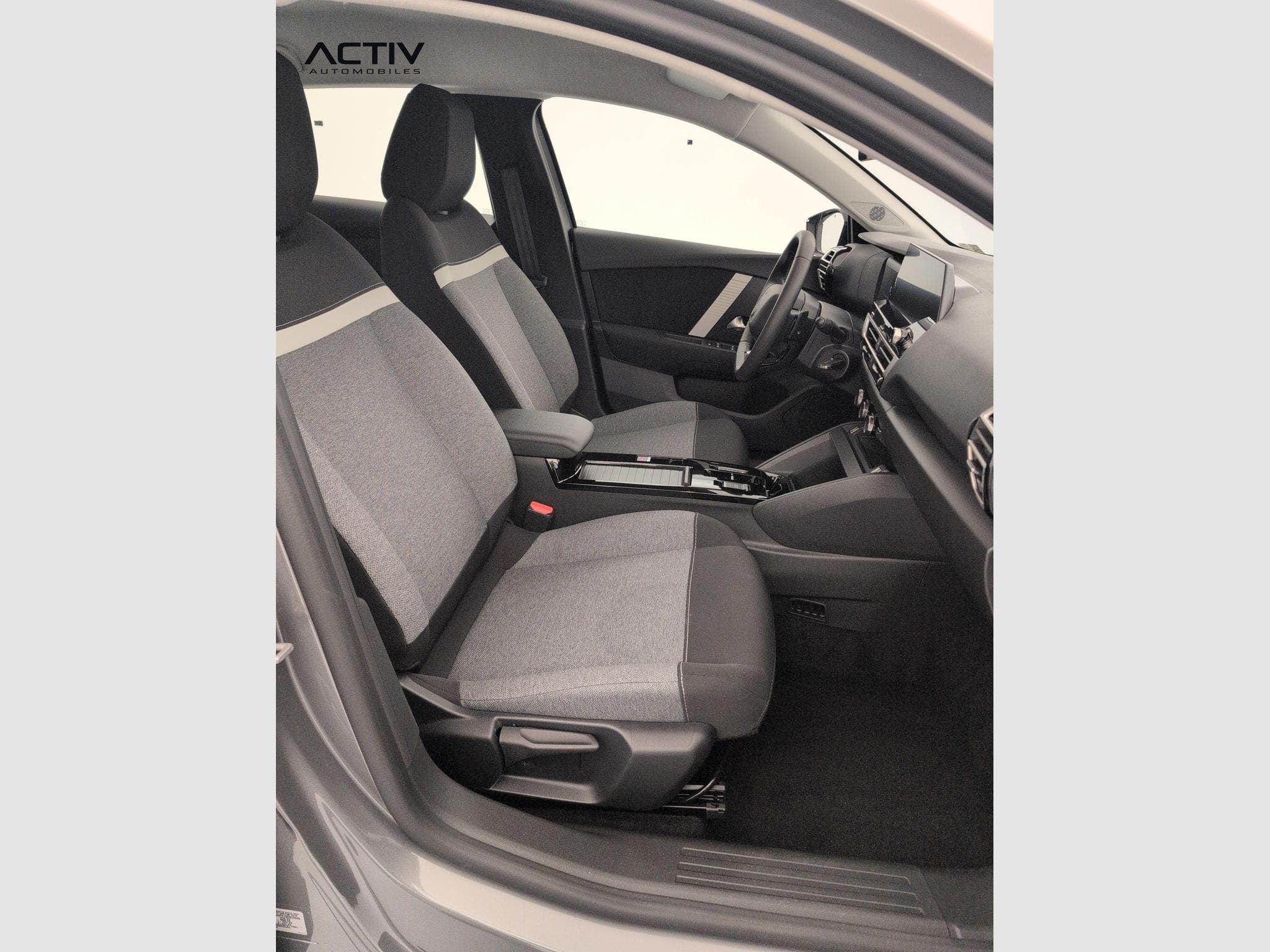 Citroën C4 Hybride 110 ch e-DCS6 You (2025) - Photo 11