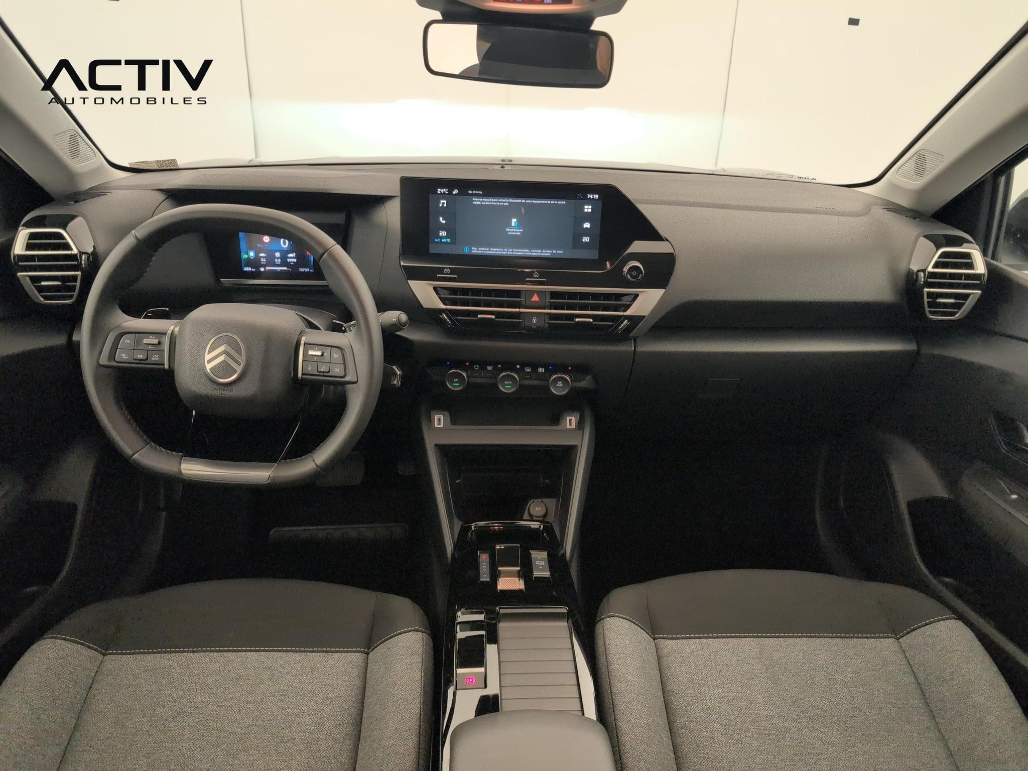 Citroën C4 Hybride 110 ch e-DCS6 You (2025) - Photo 13
