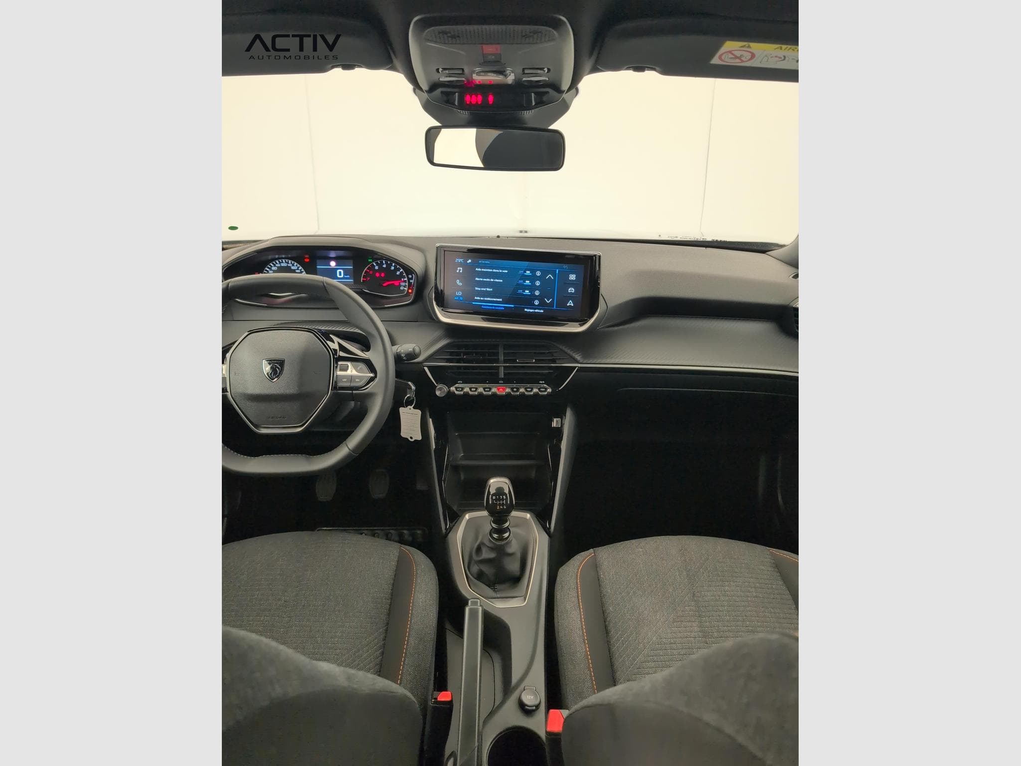 Peugeot 2008 100 S&S BVM6 Style (2025) - Photo 18