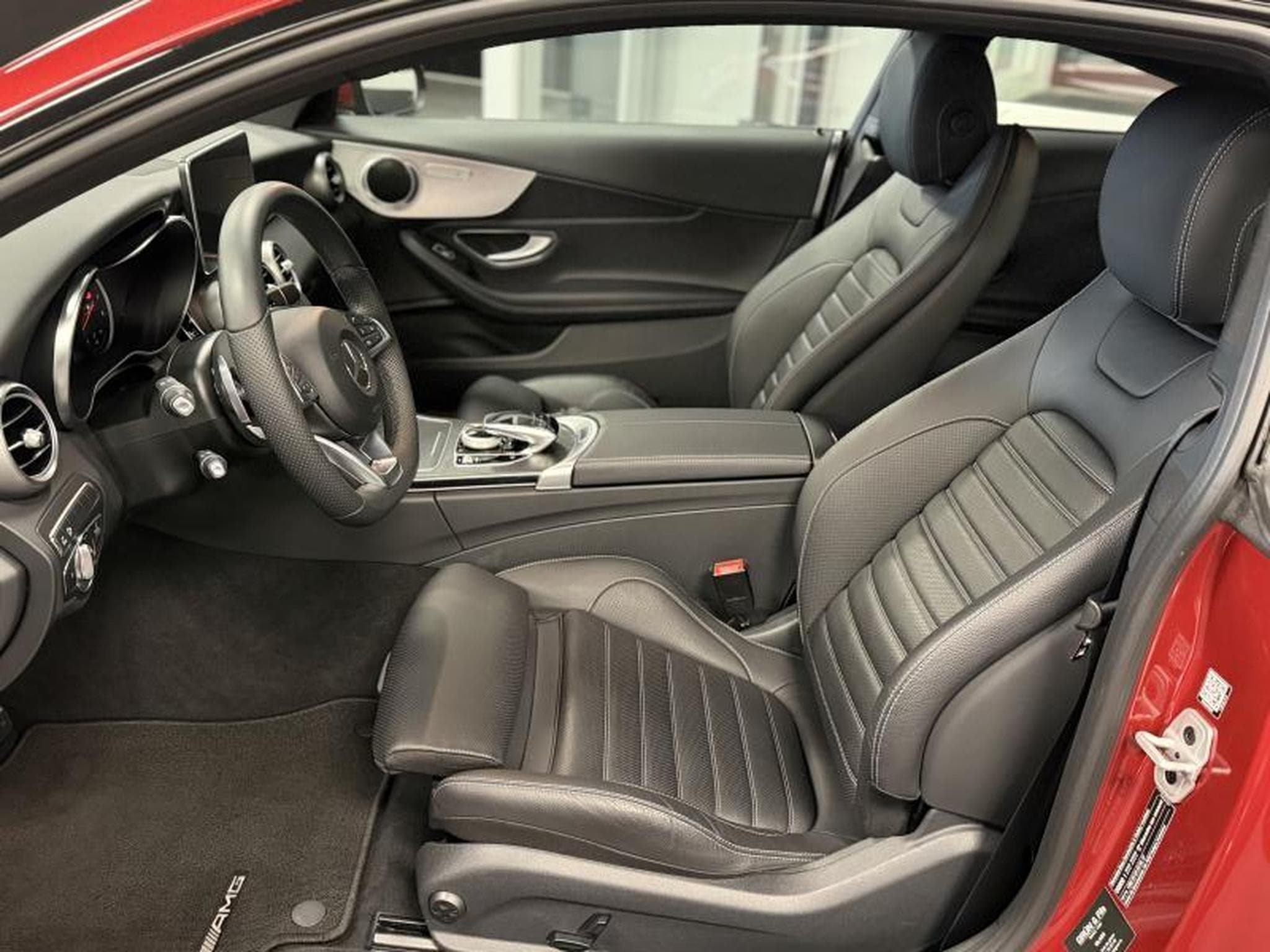 Mercedes C 250 AMG LINE 9G TRONIC (2017) - Photo 10