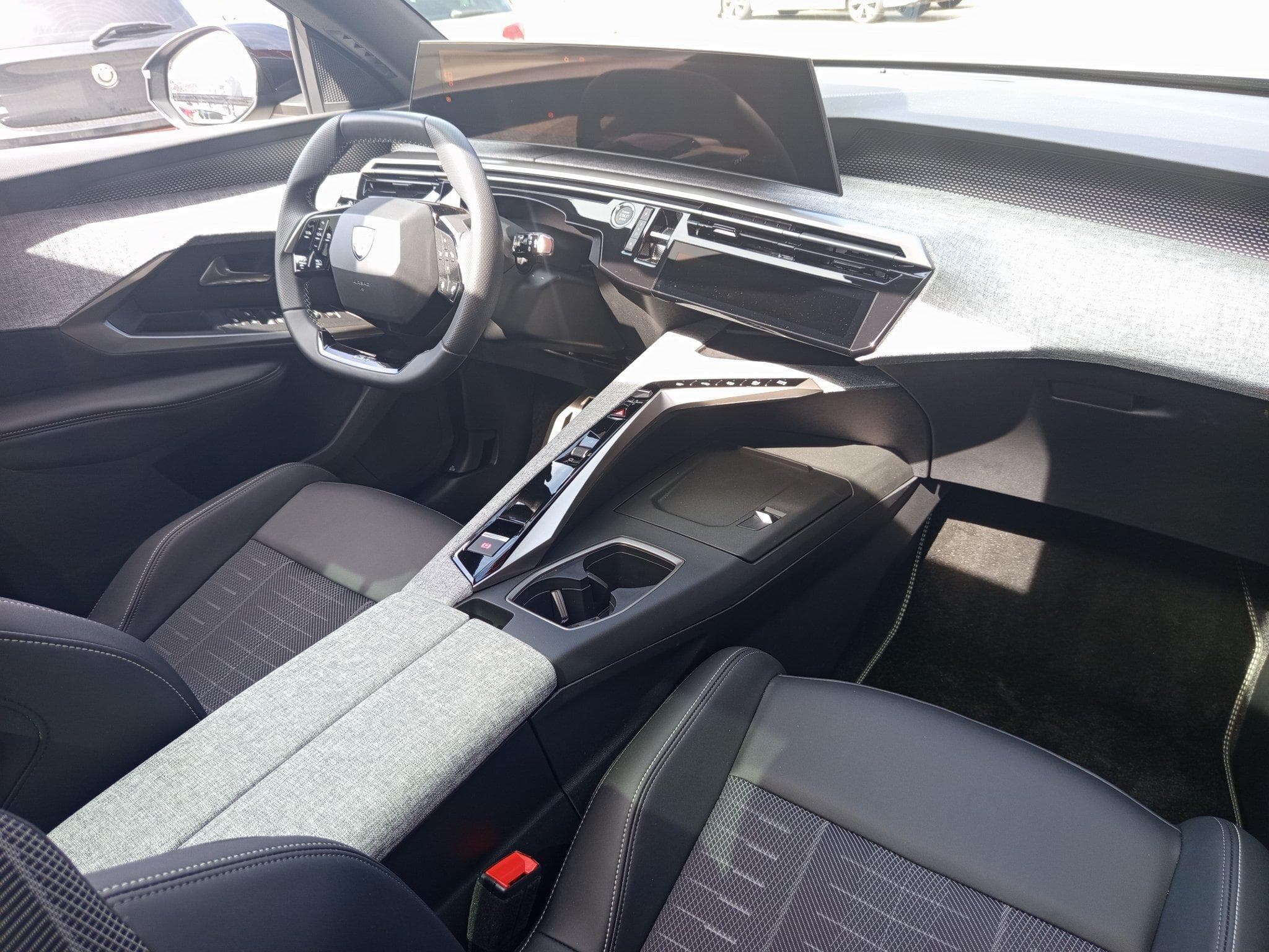 Peugeot 5008 GT TOIT OUVRANT (2026) - Photo 6