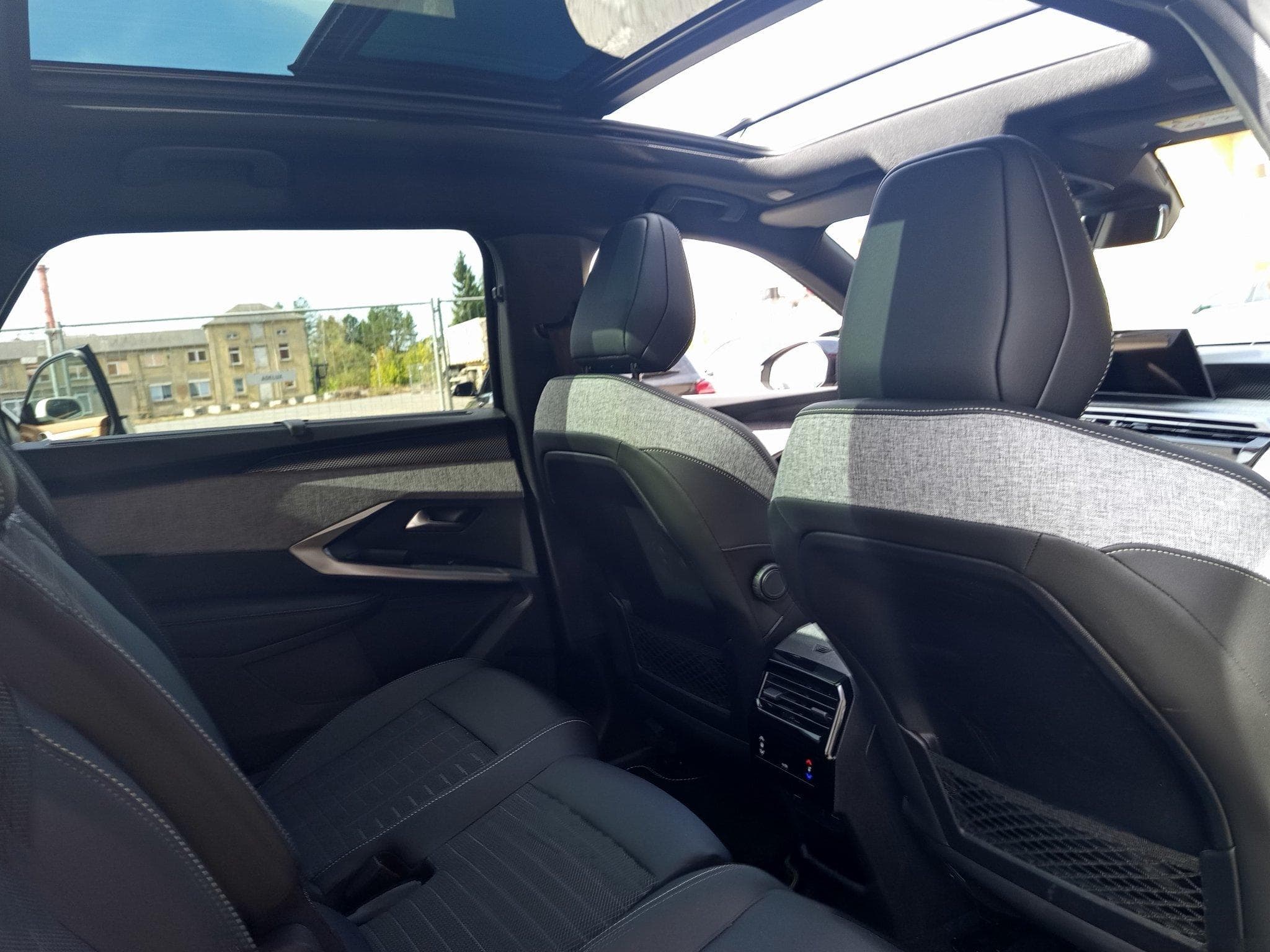 Peugeot 5008 GT TOIT OUVRANT (2026) - Photo 8