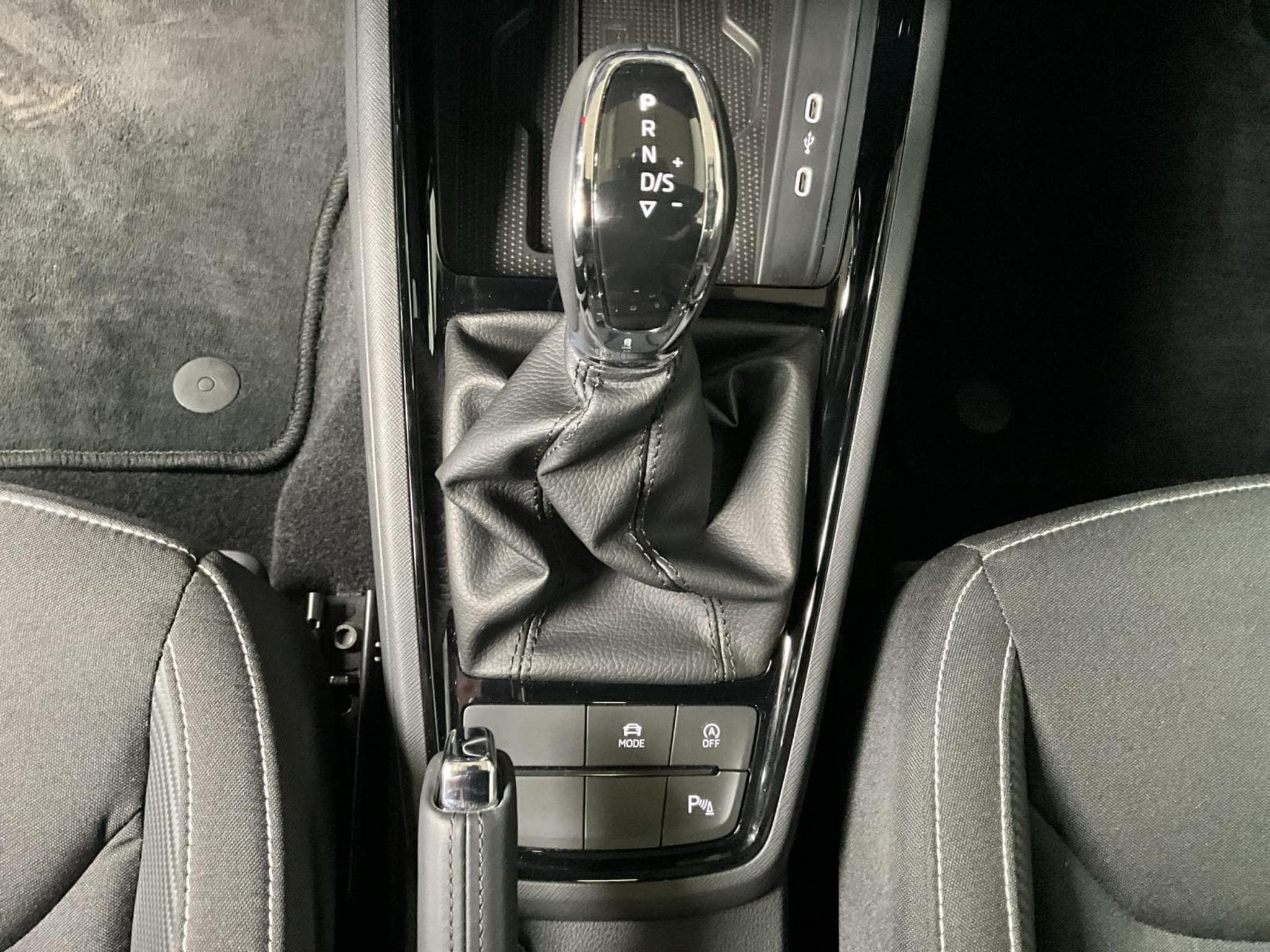 Skoda Scala Monte-Carlo+DSG+Pano+LED+RearView (2025) - Foto 14