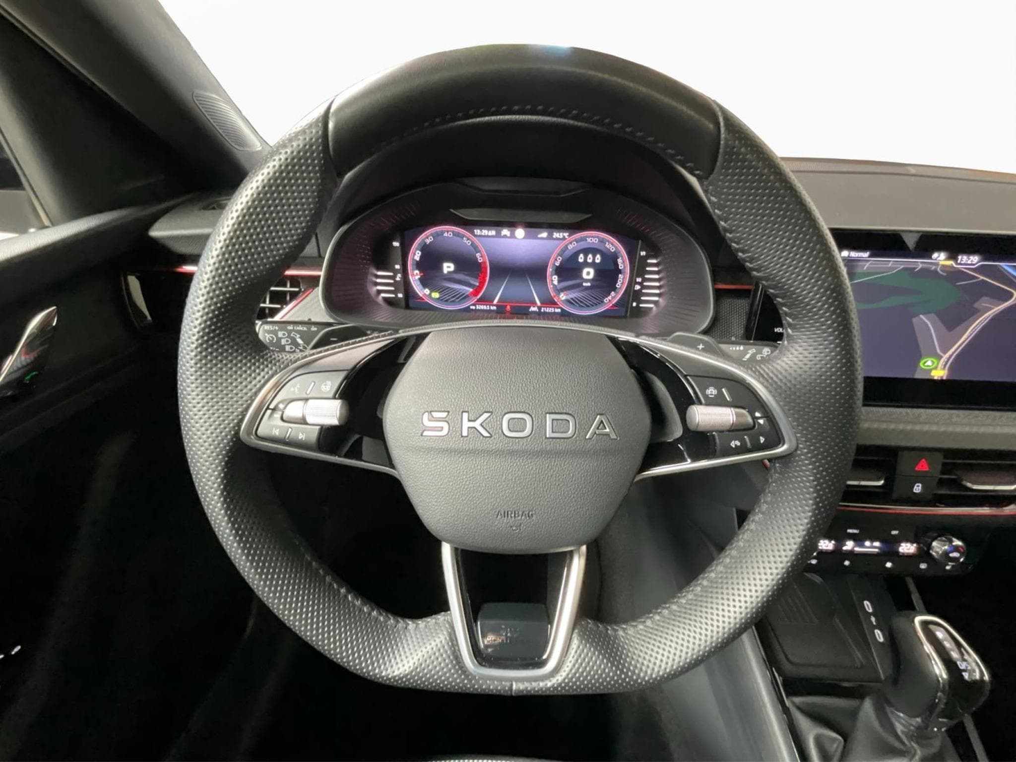 Skoda Scala Monte-Carlo+DSG+Pano+LED+RearView (2025) - Foto 12