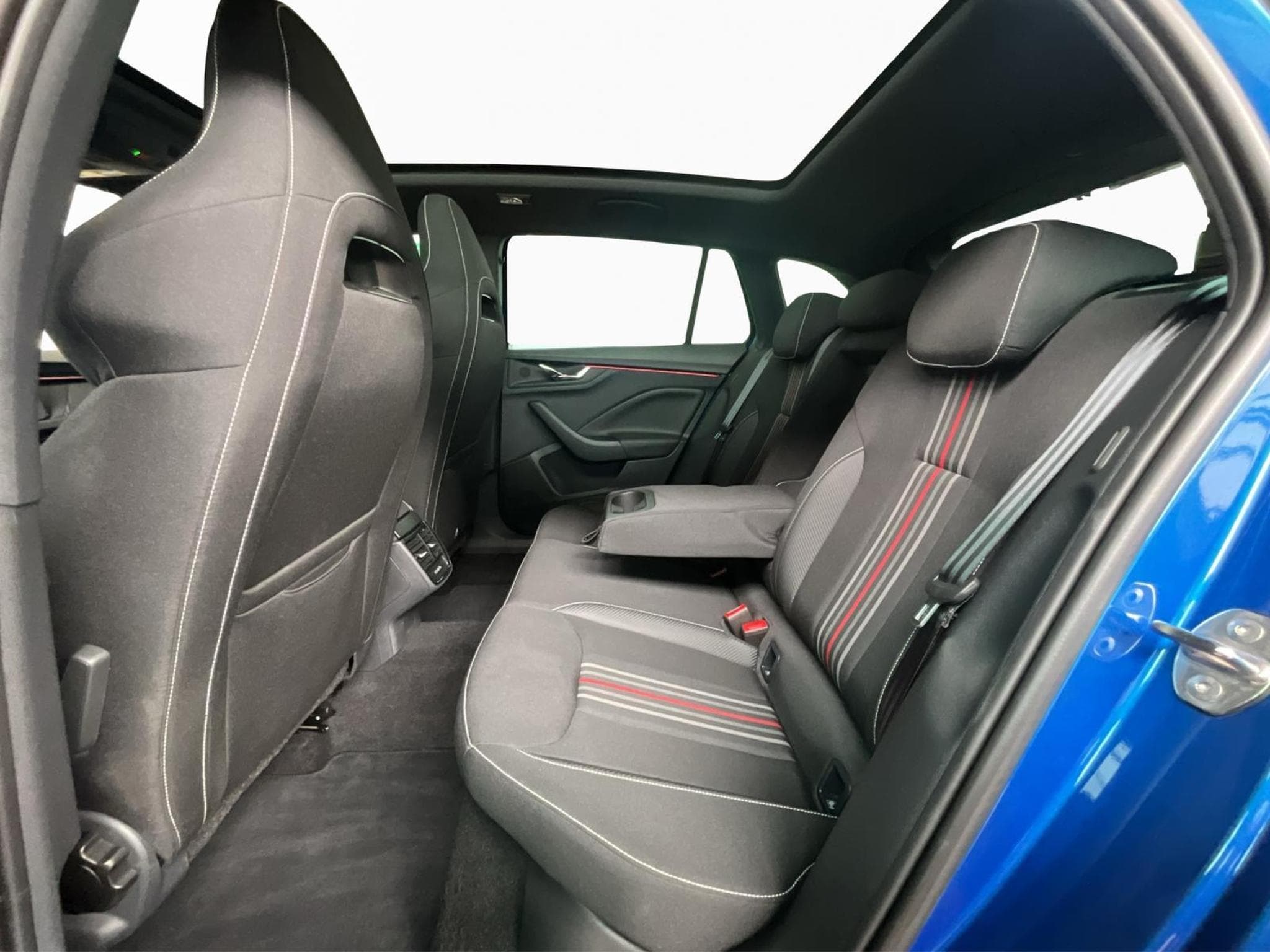Skoda Scala Monte-Carlo+DSG+Pano+LED+RearView (2025) - Foto 19