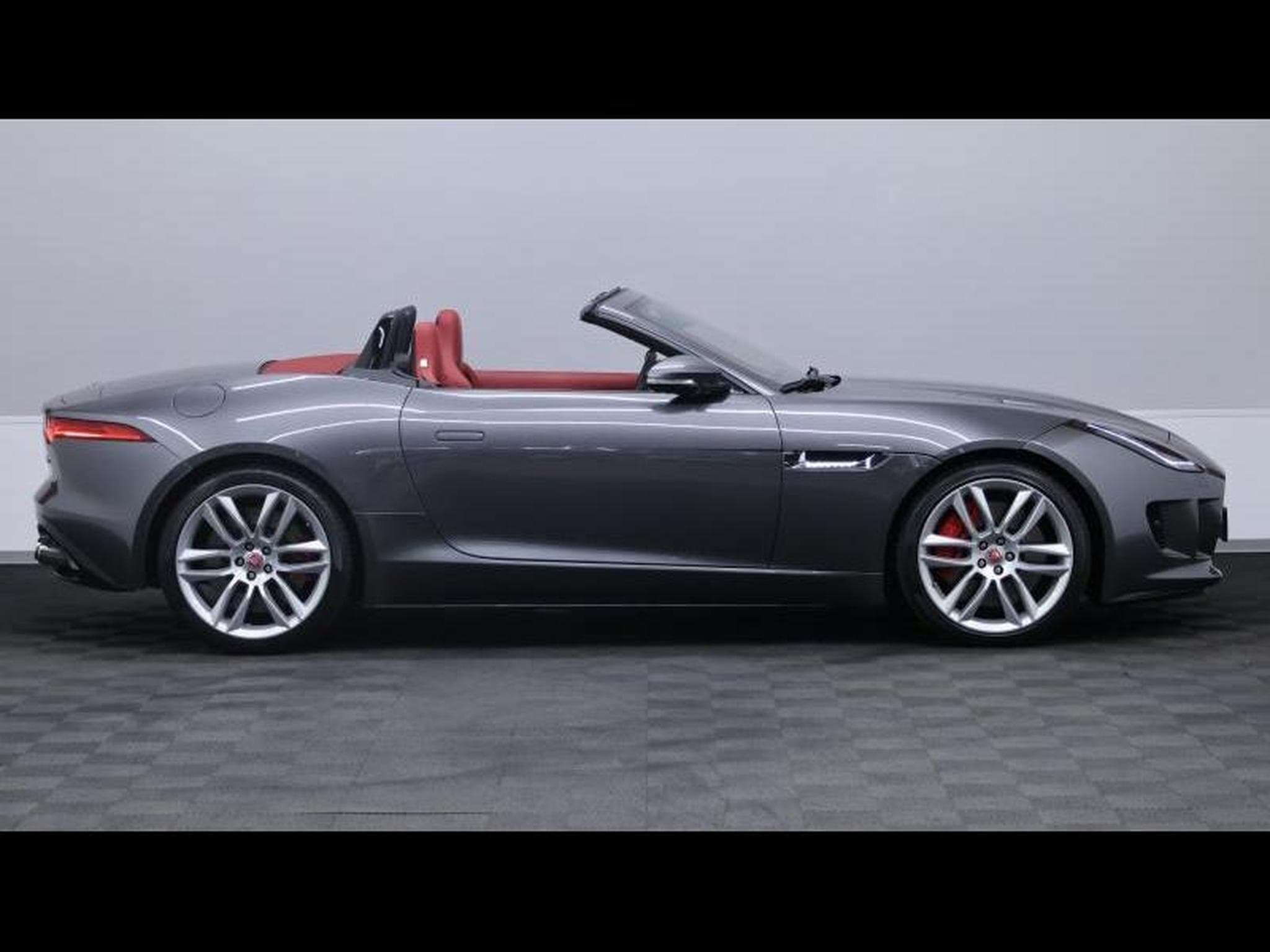 Jaguar F-Type P550 R AWD Auto (2015) - Photo 10