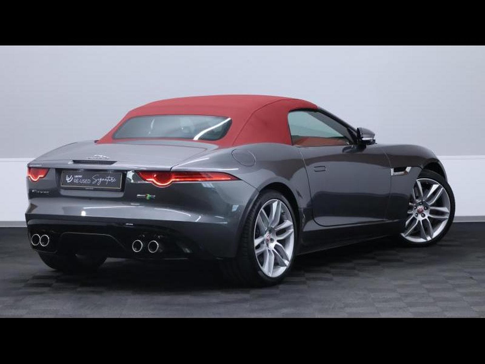 Jaguar F-Type P550 R AWD Auto (2015) - Photo 16