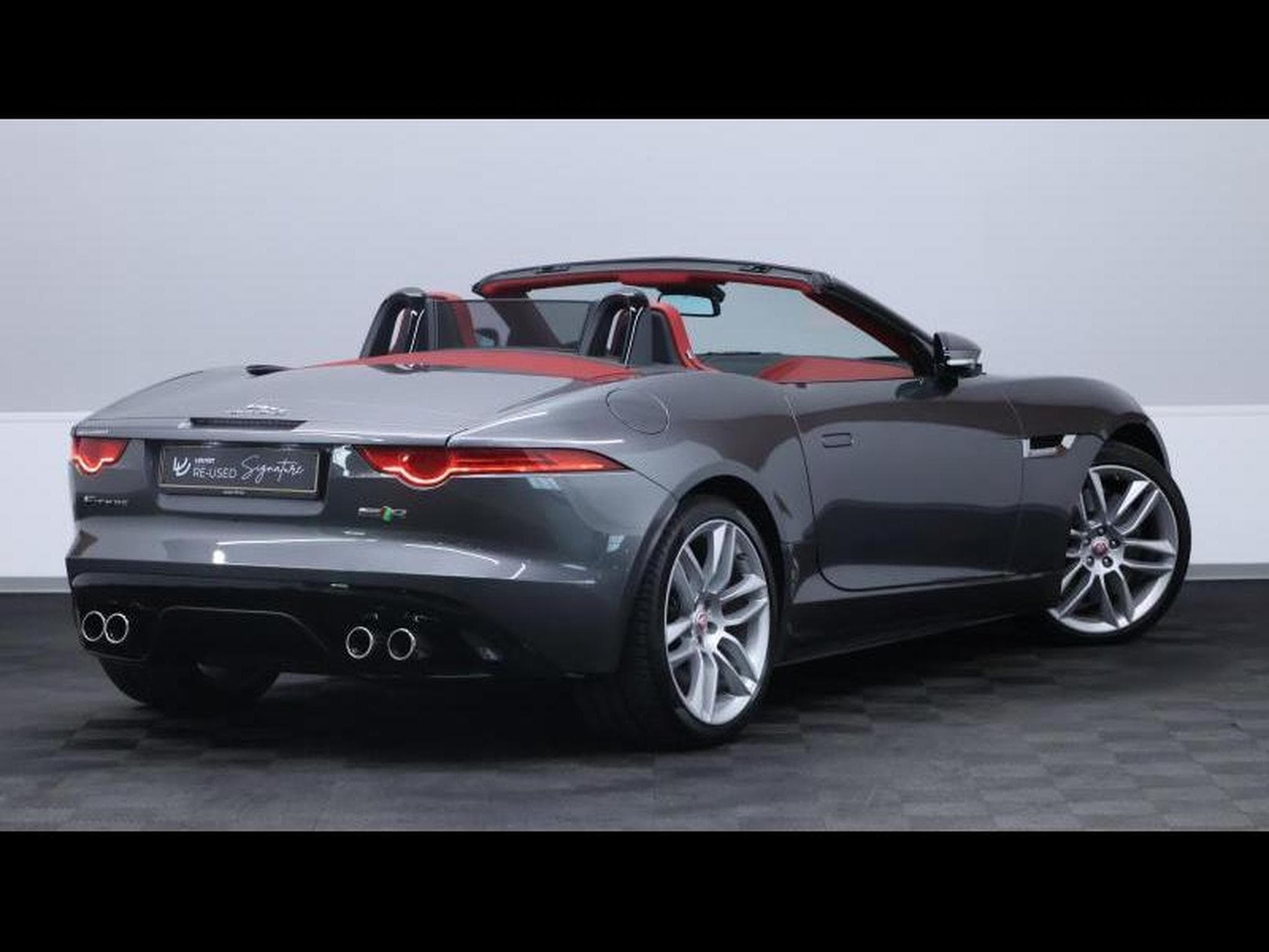 Jaguar F-Type P550 R AWD Auto (2015) - Photo 14