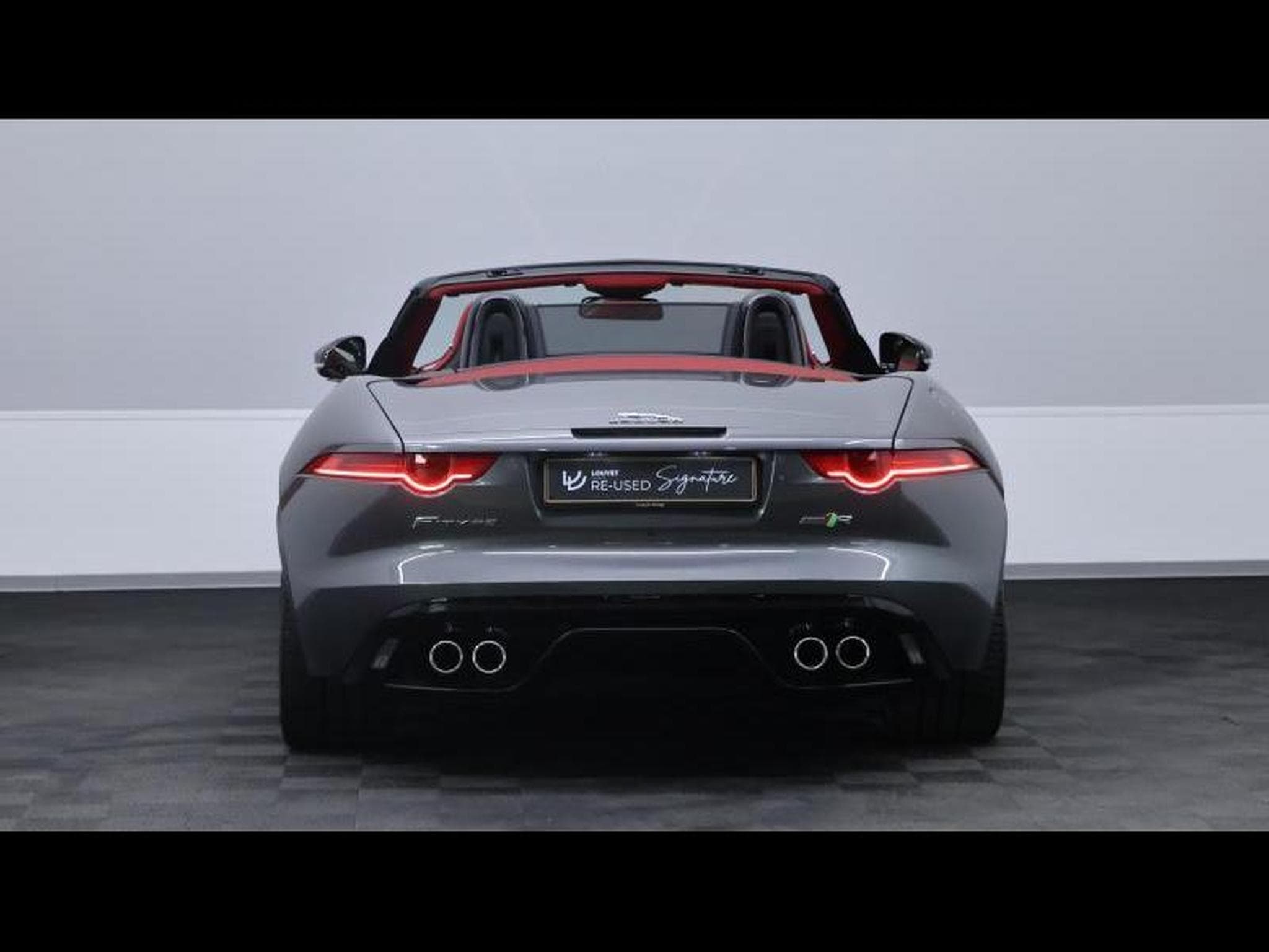 Jaguar F-Type P550 R AWD Auto (2015) - Photo 17