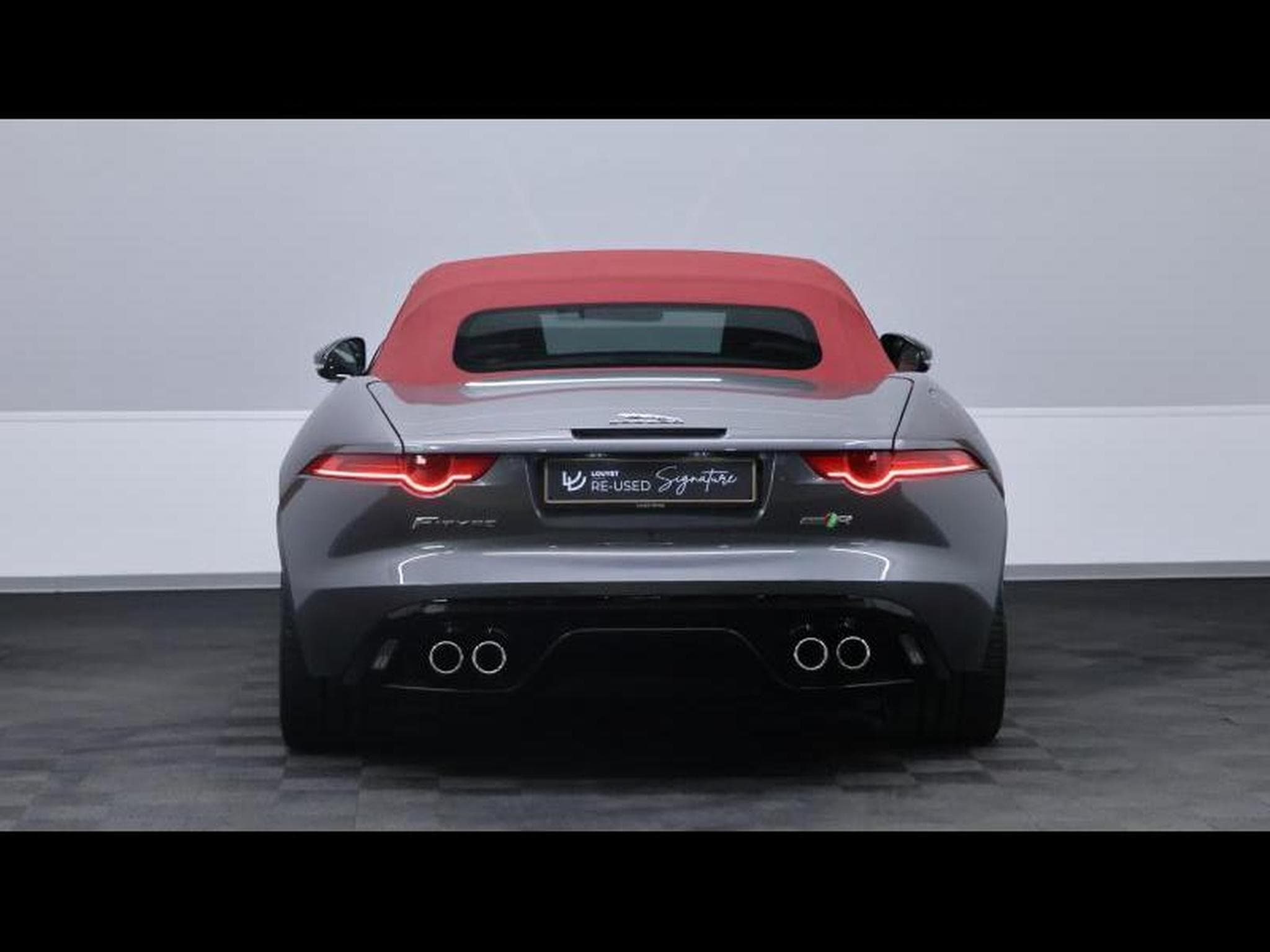 Jaguar F-Type P550 R AWD Auto (2015) - Photo 19