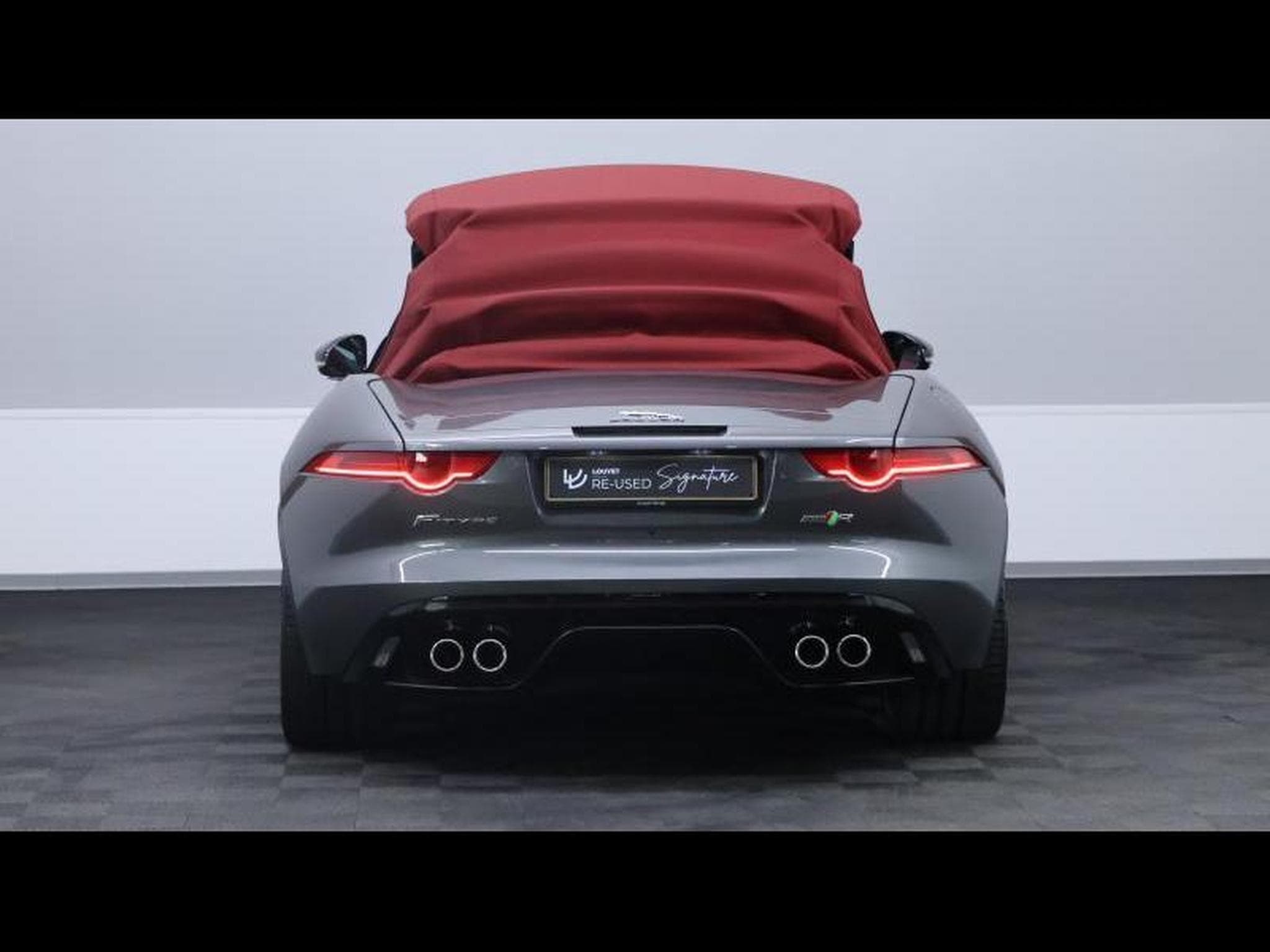 Jaguar F-Type P550 R AWD Auto (2015) - Photo 18