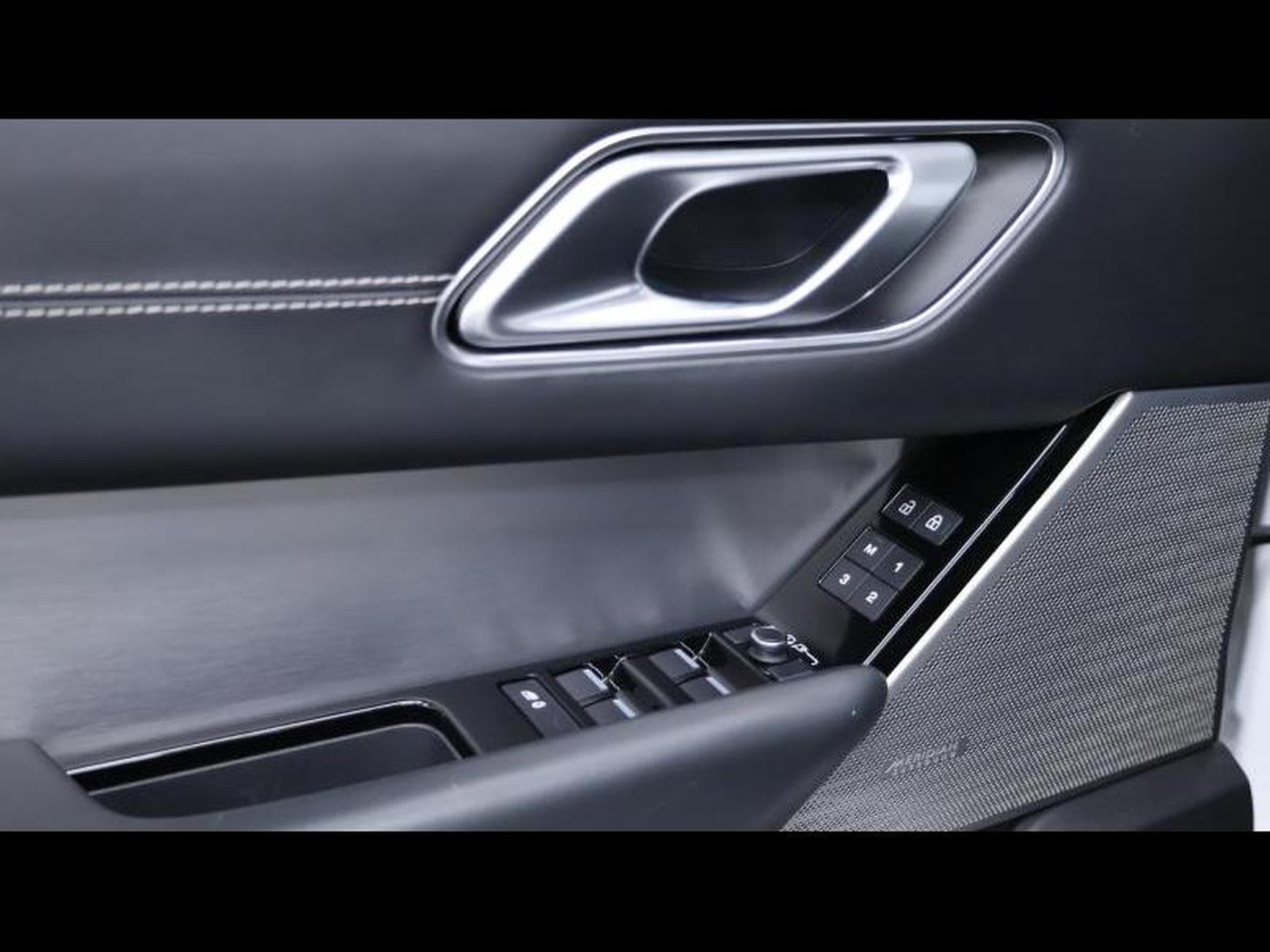 Land-Rover Range Rover Velar P400e HSE R-Dynamic PHEV (2022) - Photo 34