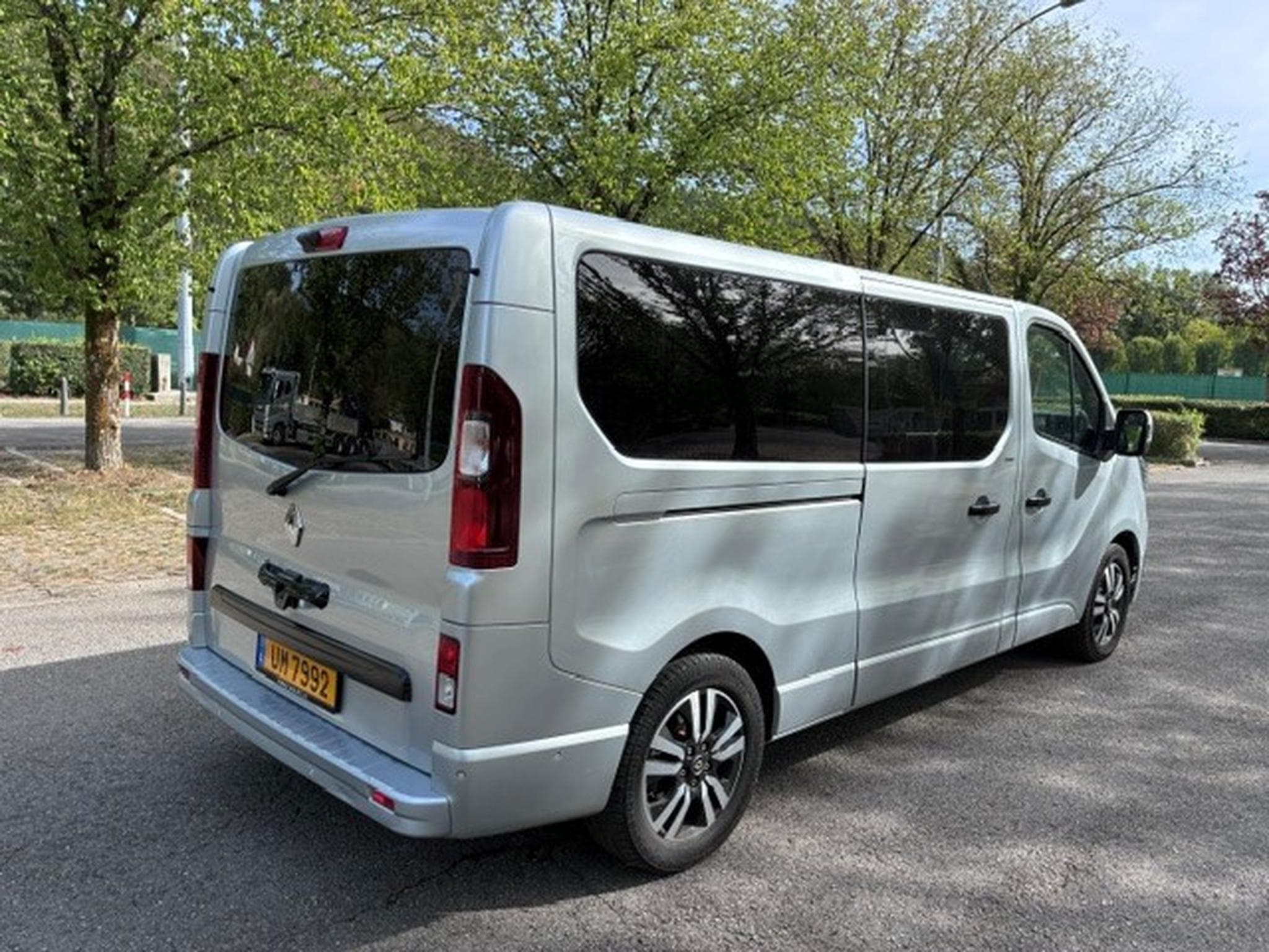 Renault Trafic Grand Passenger Intens Blue dci 170 AUTO (2023) - Photo 3