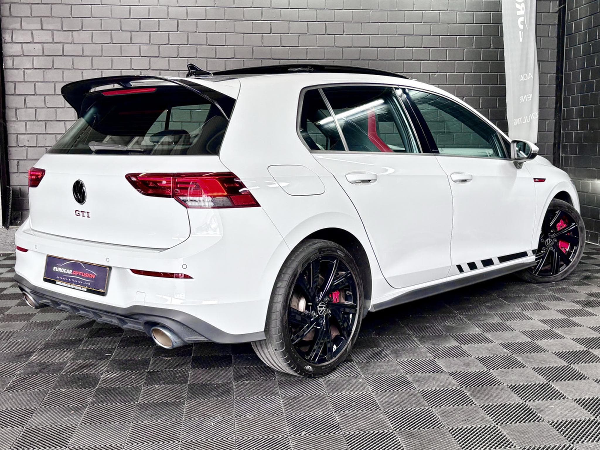VW Golf GTI Clubsport 2.0 TSI 300CV DSG7 *Toit Ouvrant* *Sièges Chau (2022) - Photo 6
