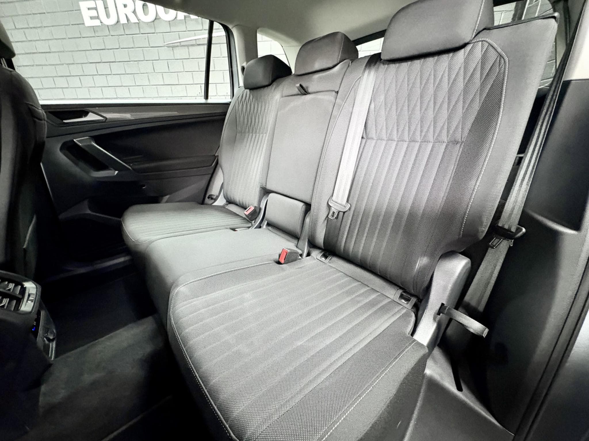 VW Tiguan Life 1.5 TSI 150 CV DSG7 *7 PLACES *ATTELAGE* *HAYON* (2025) - Photo 8
