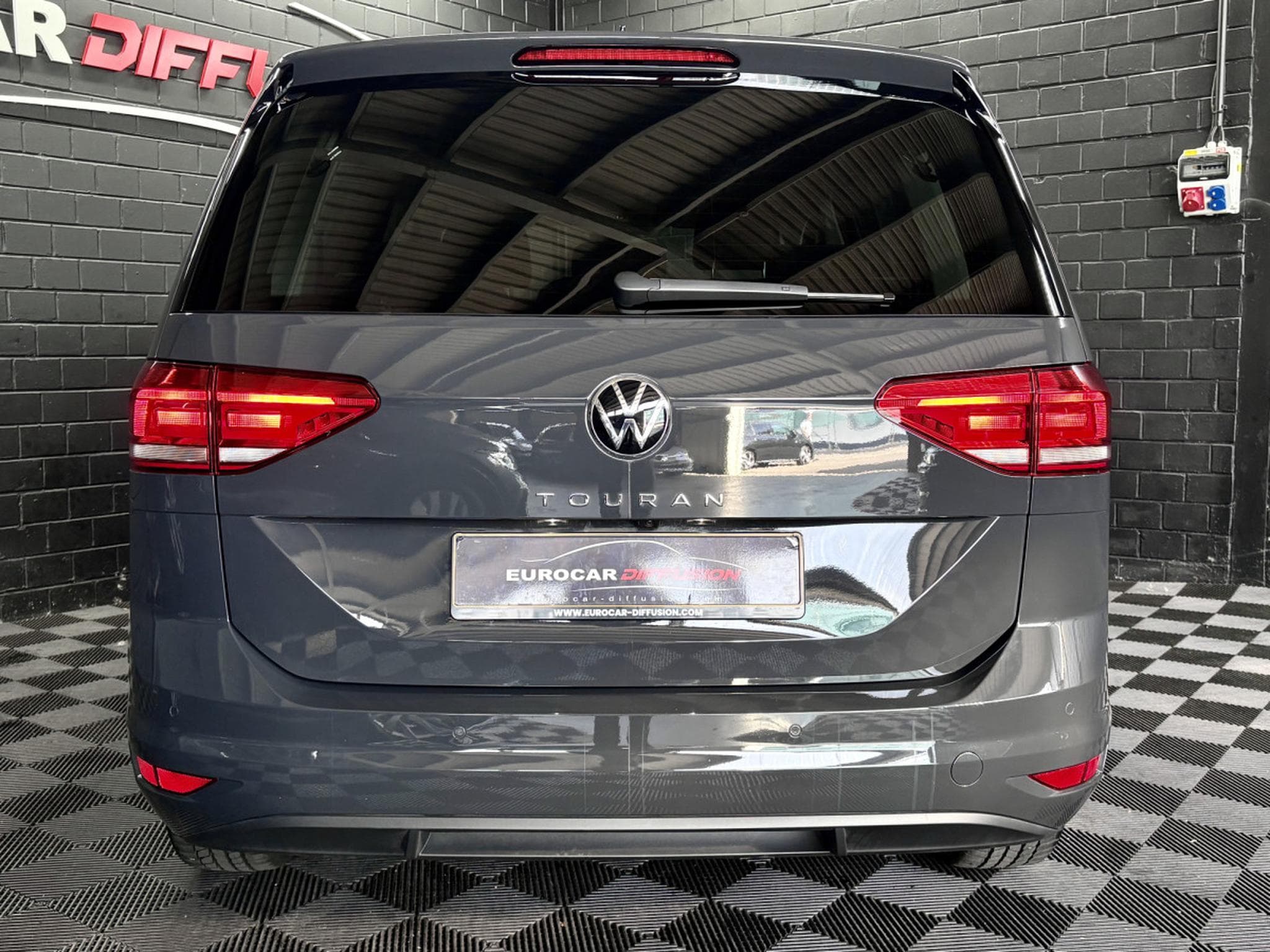 VW Touran Comfortline 1.5 TSI 150 CV DSG7 * 7 PLACES * *HAYON* ATTELAG (2024) - Foto 5